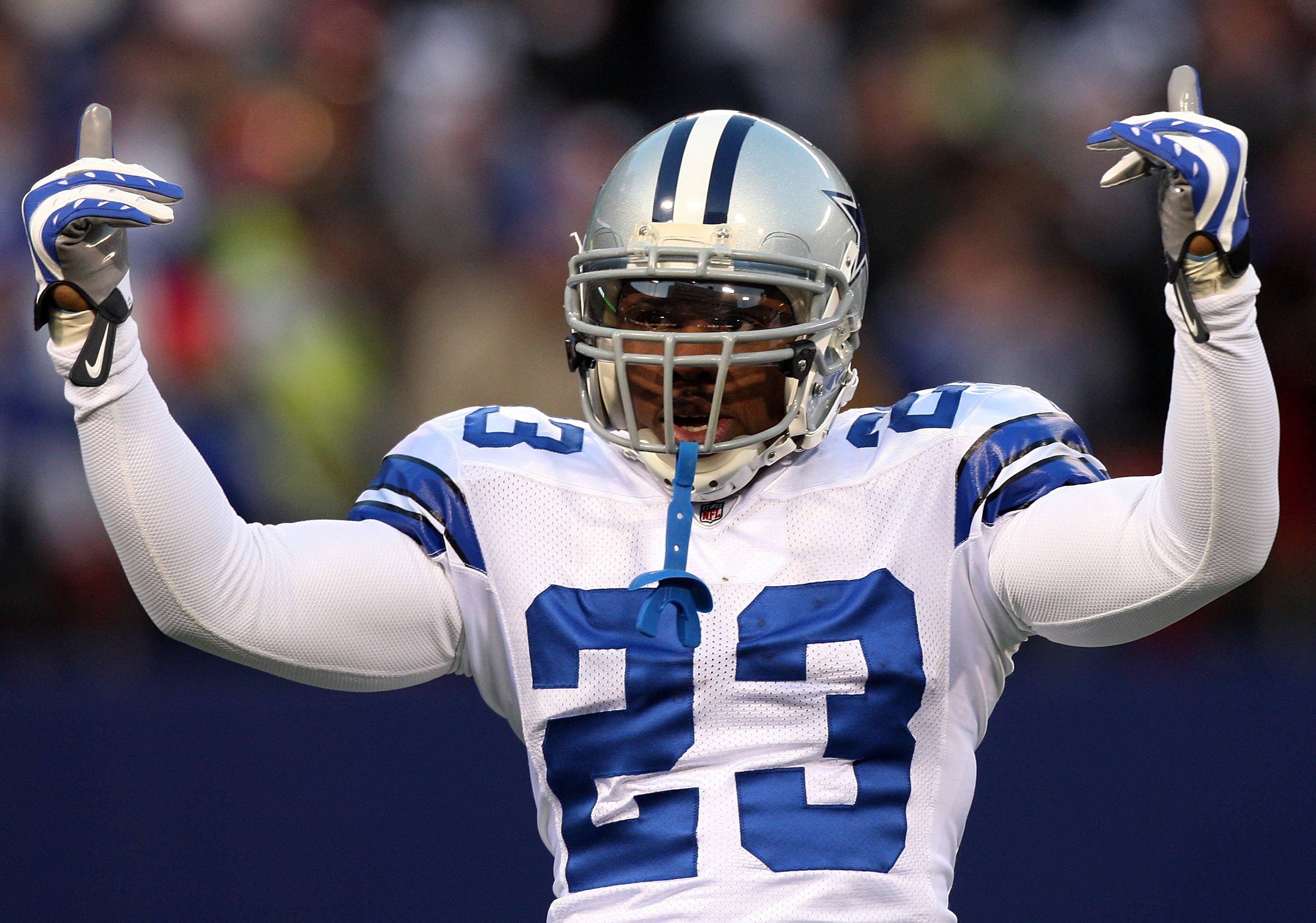 Dallas Cowboys running back Tashard Choice (23)warms up prior to