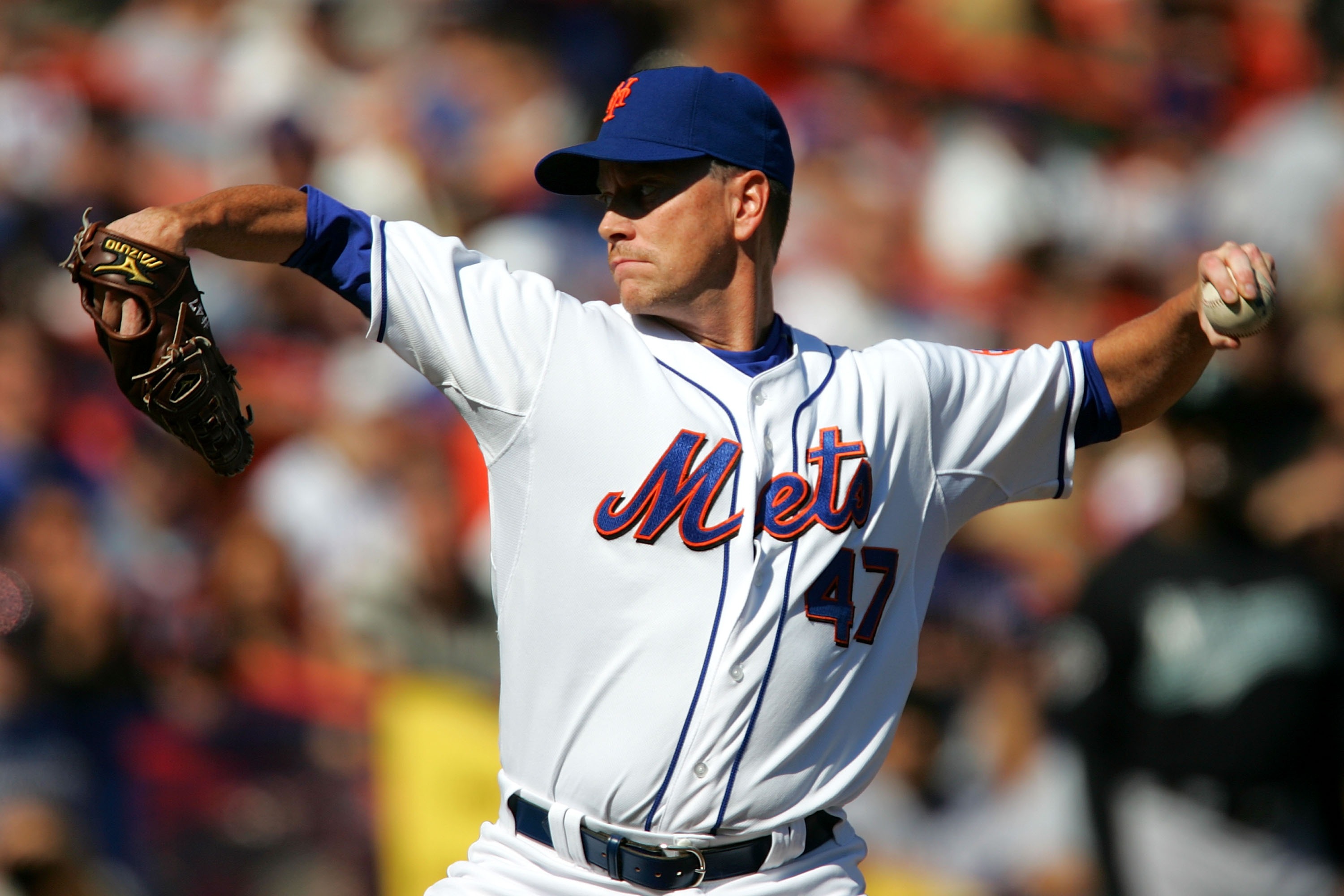 New York Mets starting pitcher Tom Glavine throws against the