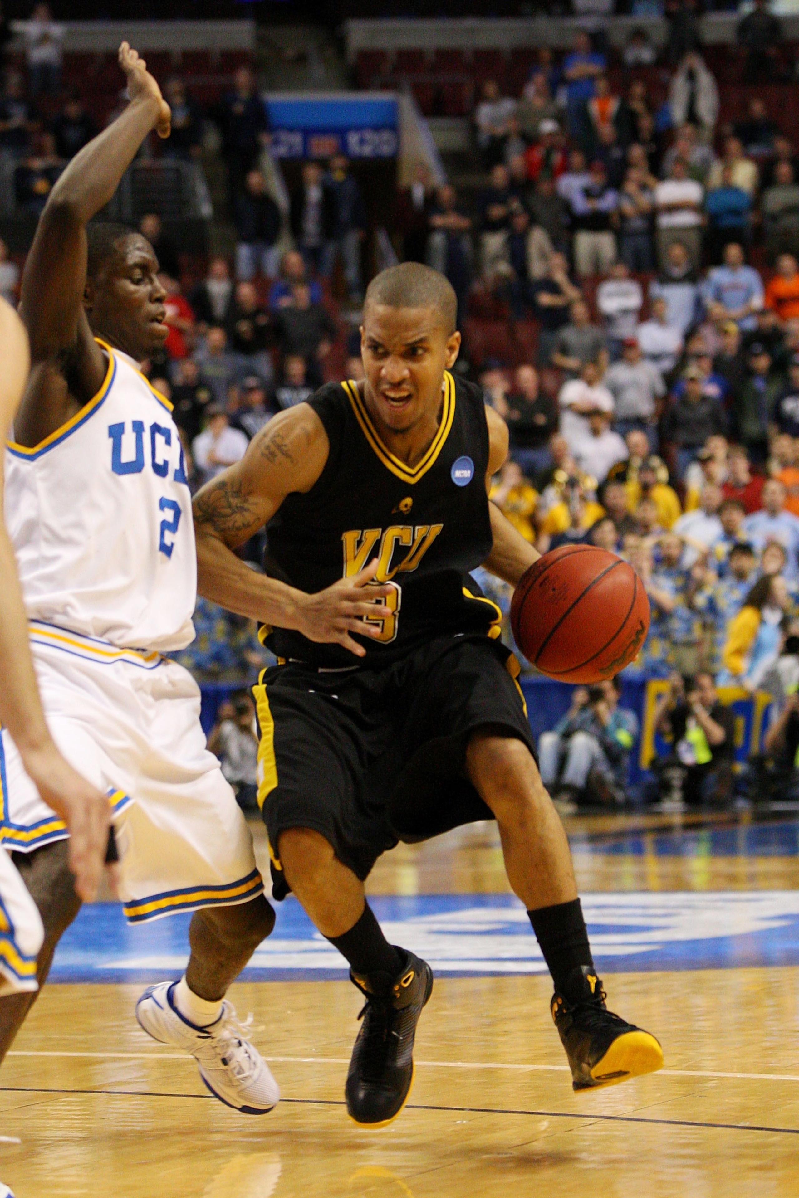 PHILADELPHIA - MARCH 19:  Eric Maynor #3 of the VCU Rams drives against Darren Collison #2 of the UCLA Bruins during the first round of the NCAA Division I Men's Basketball Tournament at the Wachovia Center on March 19, 2009 in Philadelphia, Pennsylvania.