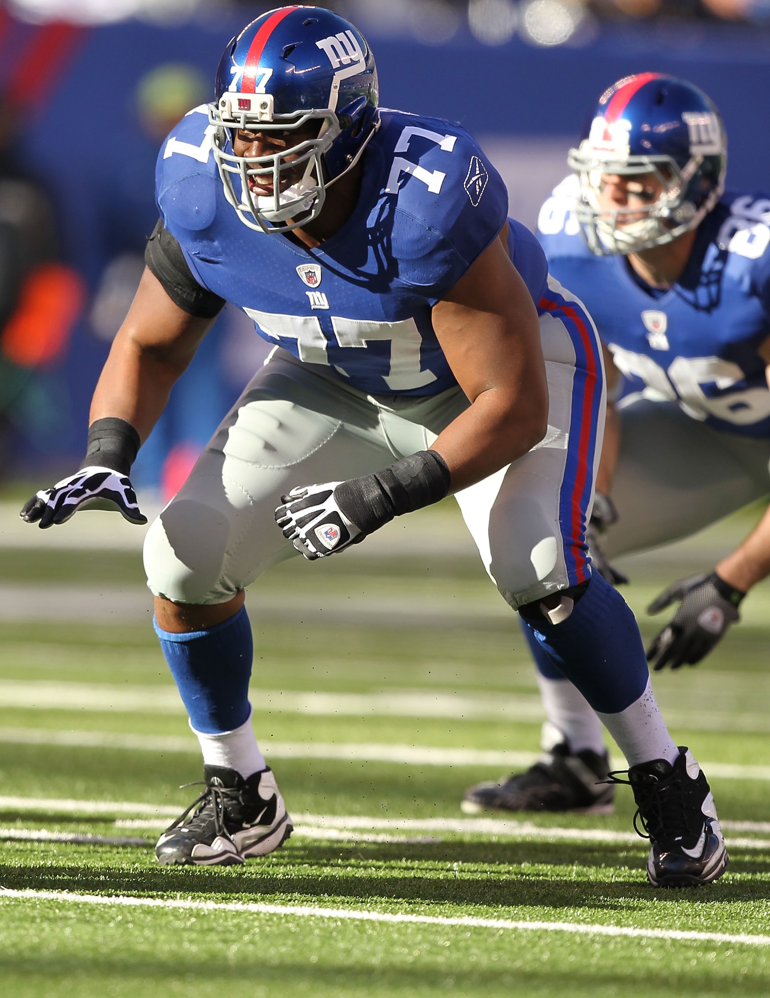 EAST RUTHERFORD, NJ - NOVEMBER 28:  Kevin Boothe #77 of the New York Giants in action against the Jacksonville Jaguars during their game on November 28, 2010 at The New Meadowlands Stadium in East Rutherford, New Jersey.  (Photo by Al Bello/Getty Images)