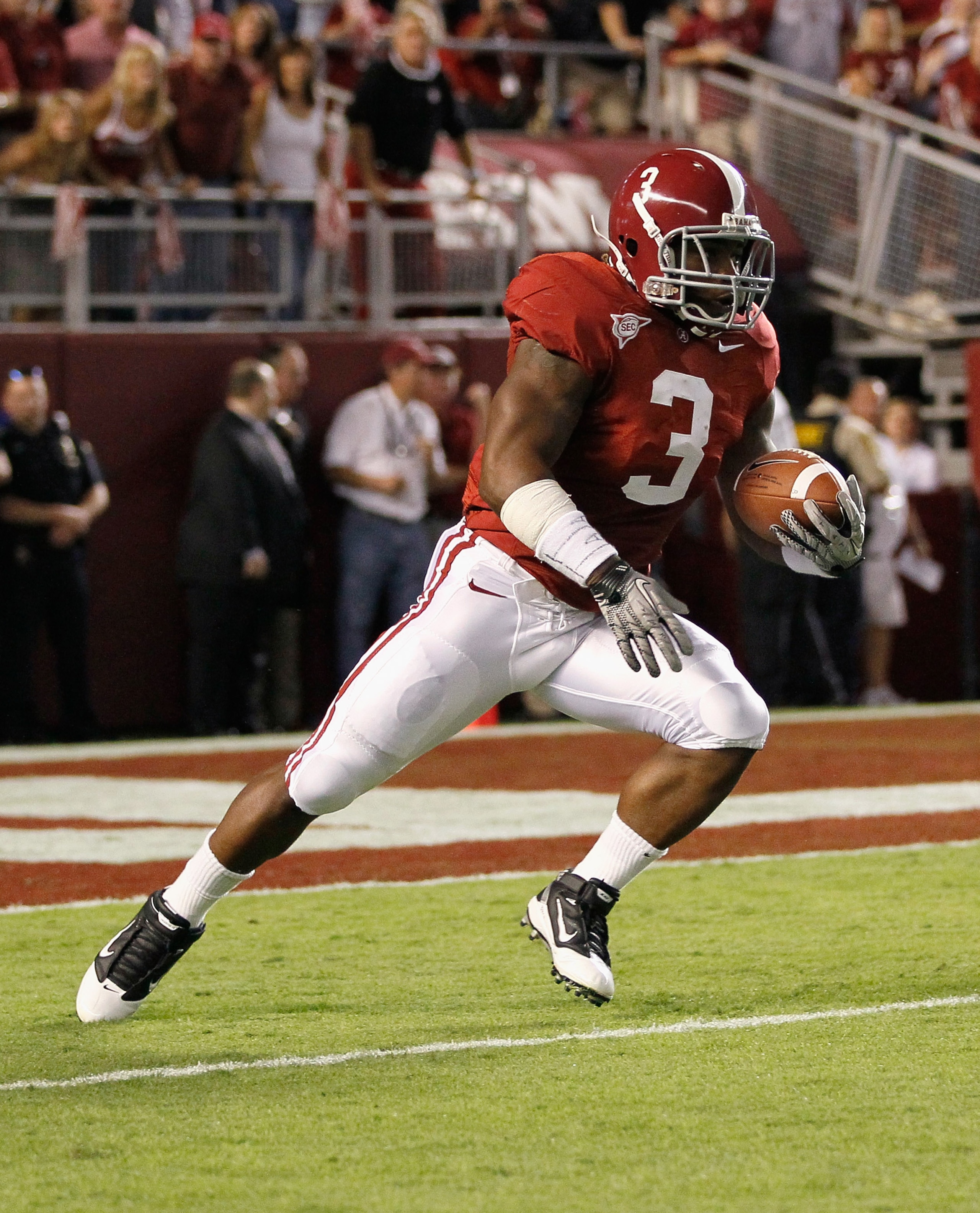 TUSCALOOSA, AL - OCTOBER 02:  Trent Richardson #3 of the Alabama Crimson Tide against the Florida Gators at Bryant-Denny Stadium on October 2, 2010 in Tuscaloosa, Alabama.  (Photo by Kevin C. Cox/Getty Images)