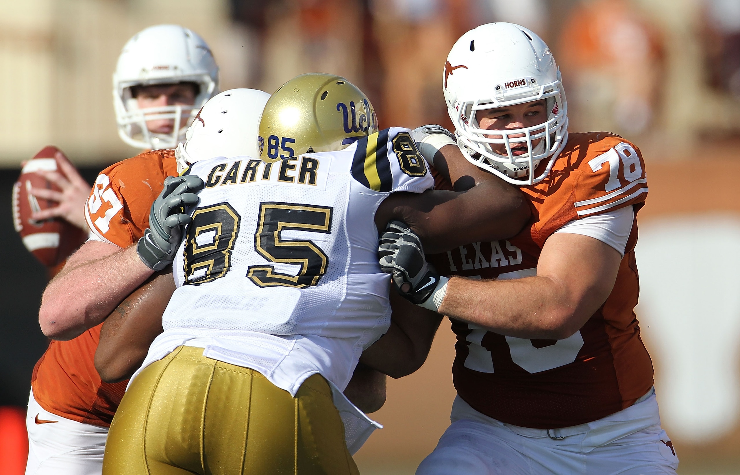 AUSTIN, TX - SEPTEMBER 25:  Center David Snow #78 of the Texas Longhorns at Darrell K Royal-Texas Memorial Stadium on September 25, 2010 in Austin, Texas.  (Photo by Ronald Martinez/Getty Images)
