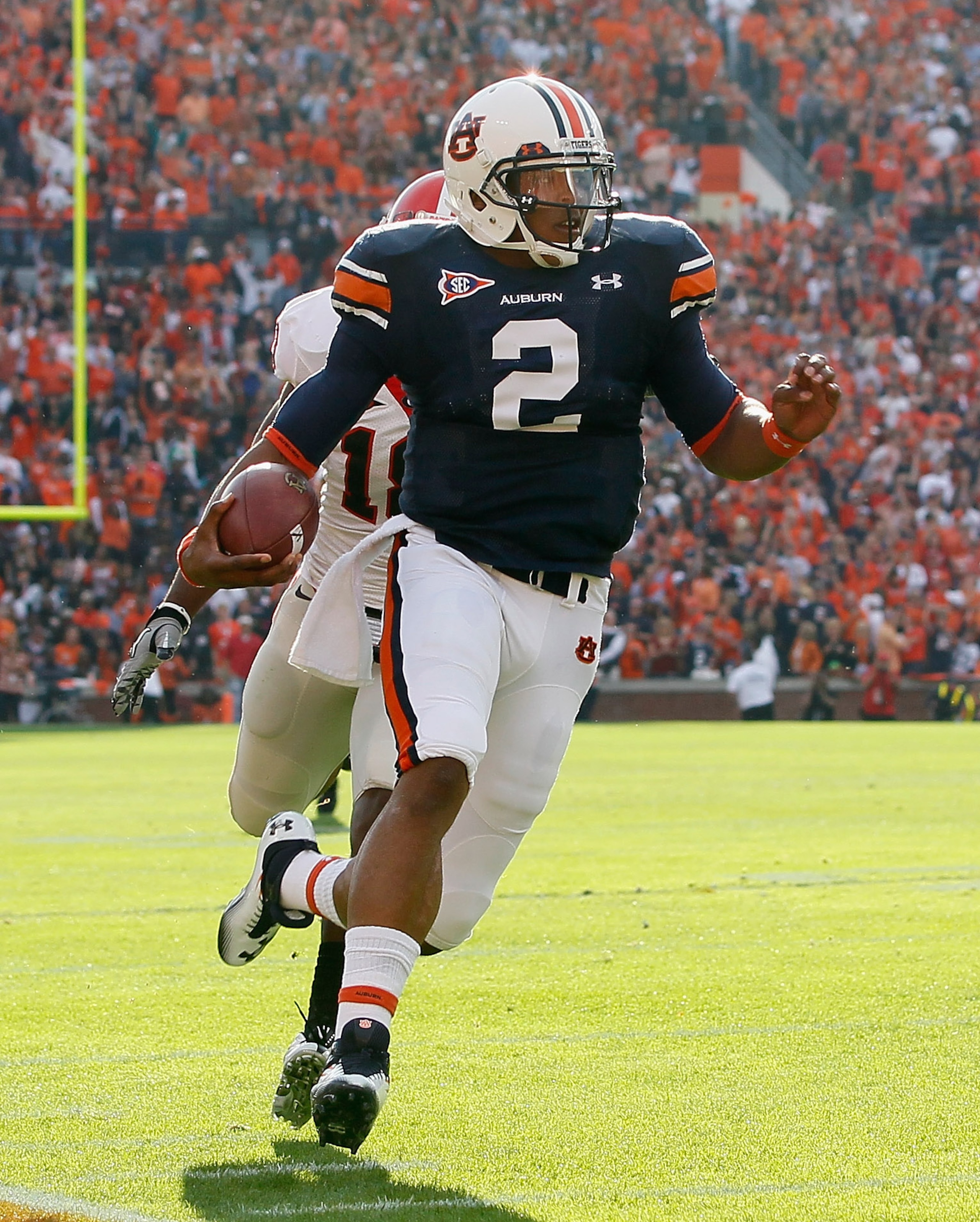 AUBURN, AL - NOVEMBER 13:  Quarterback Cam Newton #2 of the Auburn Tigers against the Georgia Bulldogs at Jordan-Hare Stadium on November 13, 2010 in Auburn, Alabama.  (Photo by Kevin C. Cox/Getty Images)