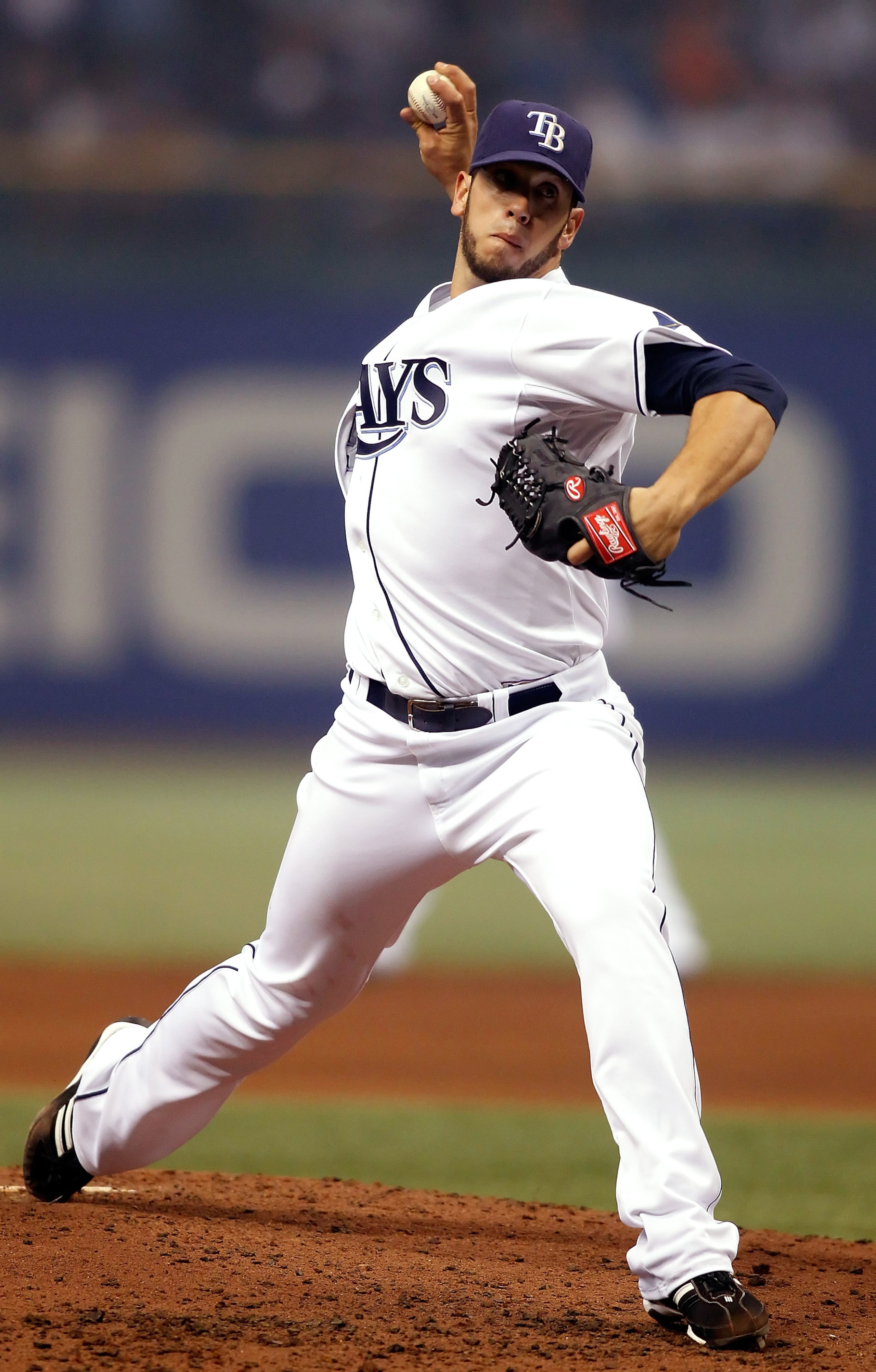 ST. PETERSBURG, FL - APRIL 06:  Pitcher James Shields #33 of the Tampa Bay Rays pitches against the Baltimore Orioles during the home opener game at Tropicana Field on April 6, 2010 in St. Petersburg, Florida.  (Photo by J. Meric/Getty Images)