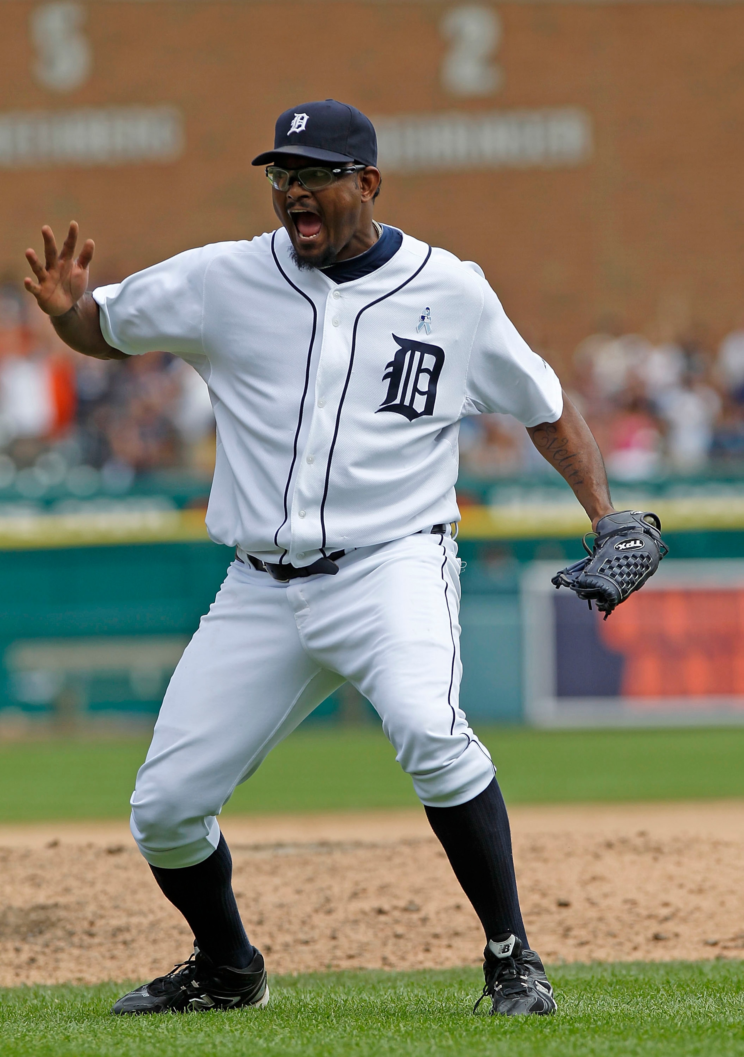 DETROIT - JUNE 20:  Jose Valverde #46 of the Detroit Tigers pitches in the ninth inning against the Arizona Diamondbacks on June 20, 2010 at Comerica Park in Detroit, Michigan. The Tigers defeated the Diamondbacks 3-1.  (Photo by Leon Halip/Getty Images)