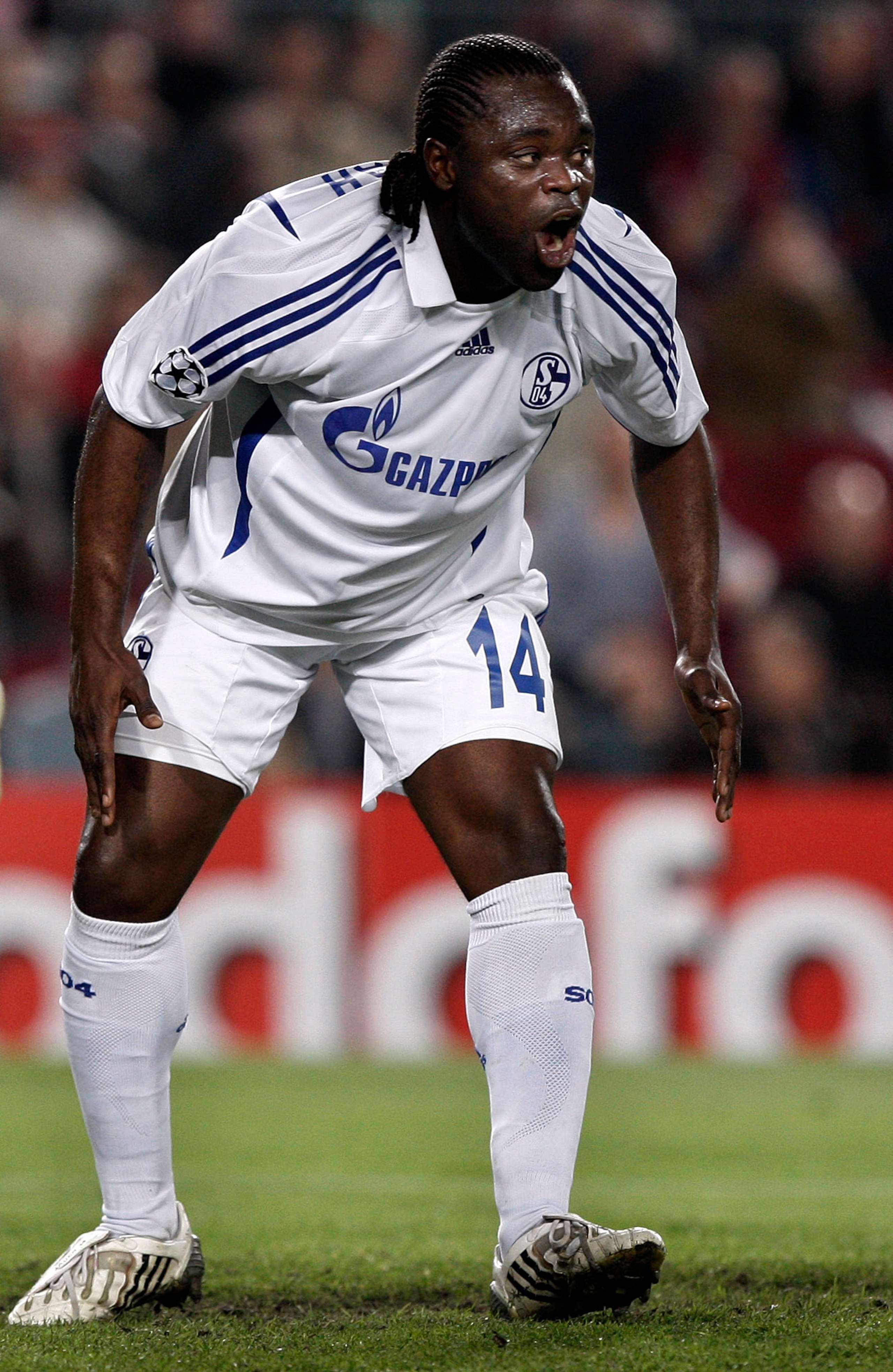 BARCELONA, SPAIN - APRIL 09:  Gerald Asamoah of Schalke reacts after failing to score during the UEFA Champions League Quarter Final second leg match between Barcelona and Schalke at the Camp Nou stadium on April 9, 2008 in Barcelona, Spain.  (Photo by Ja