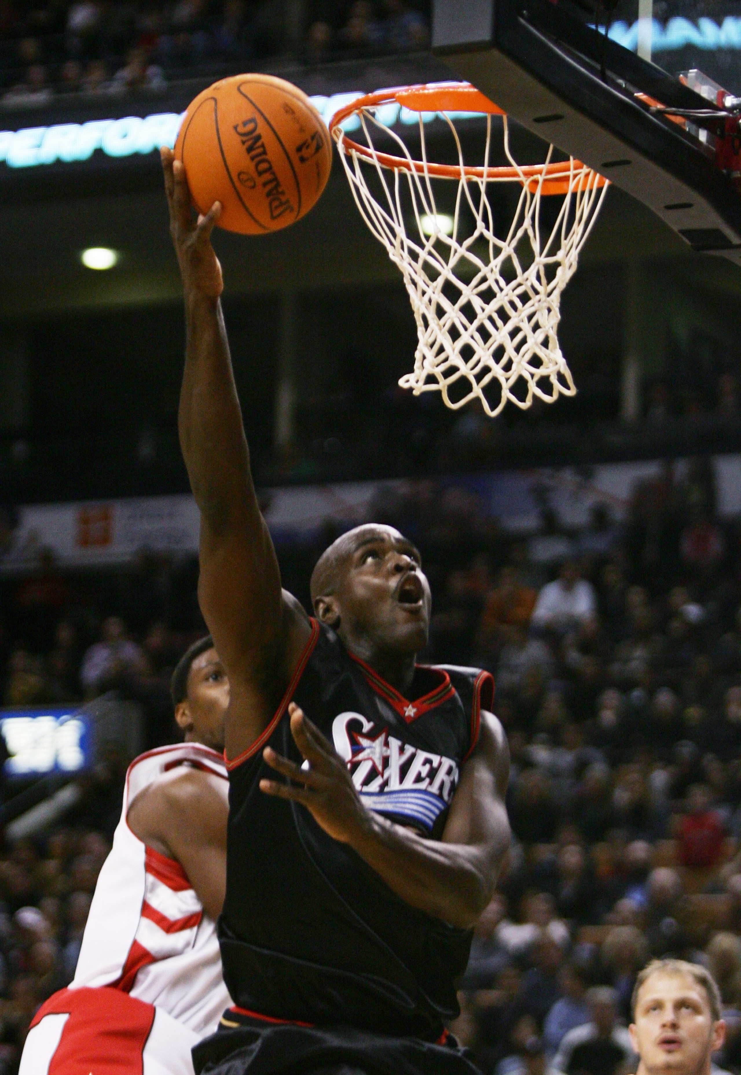TORONTO - NOVEMBER 8:  Chris Webber #4 of the Philadelphia 76ers lays up a shot during the game against the Toronto Raptors on November 8, 2006 at the Air Canada Centre in Toronto, Canada. The Raptors defeated the Sixers 106-104. NOTE TO USER: User expres