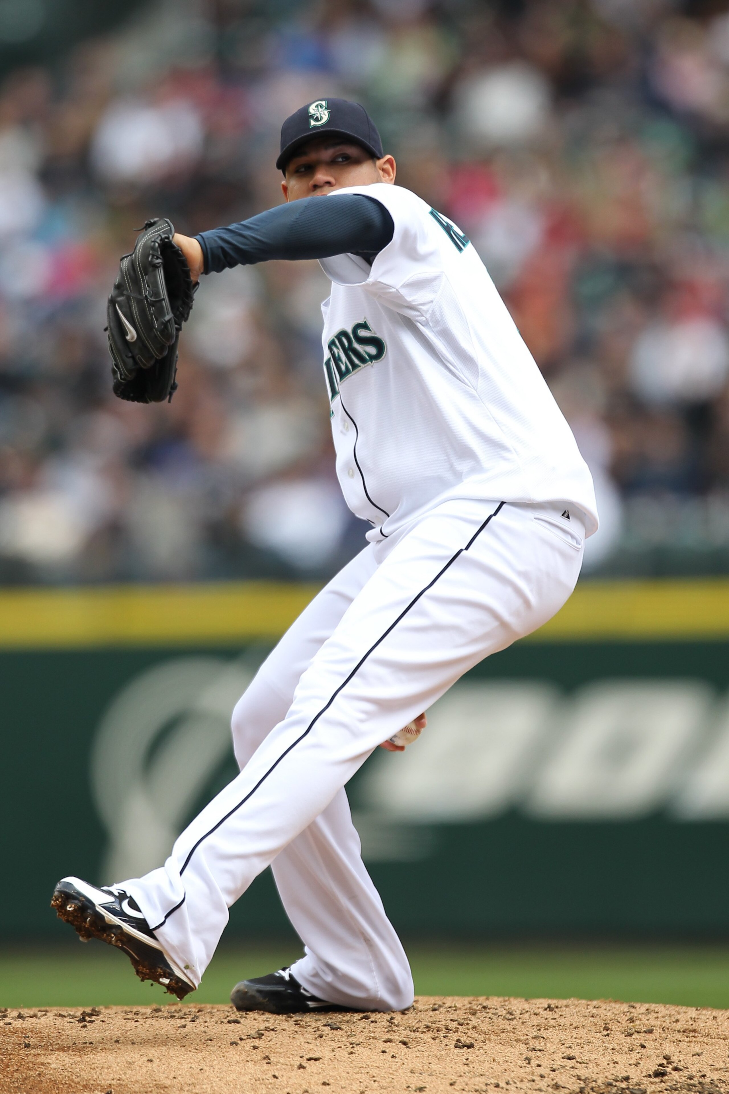 SEATTLE - MAY 23:  Starting pitcher Felix Hernandez #34 of the Seattle Mariners pitches against the San Diego Padres at Safeco Field on May 23, 2010 in Seattle, Washington. (Photo by Otto Greule Jr/Getty Images)