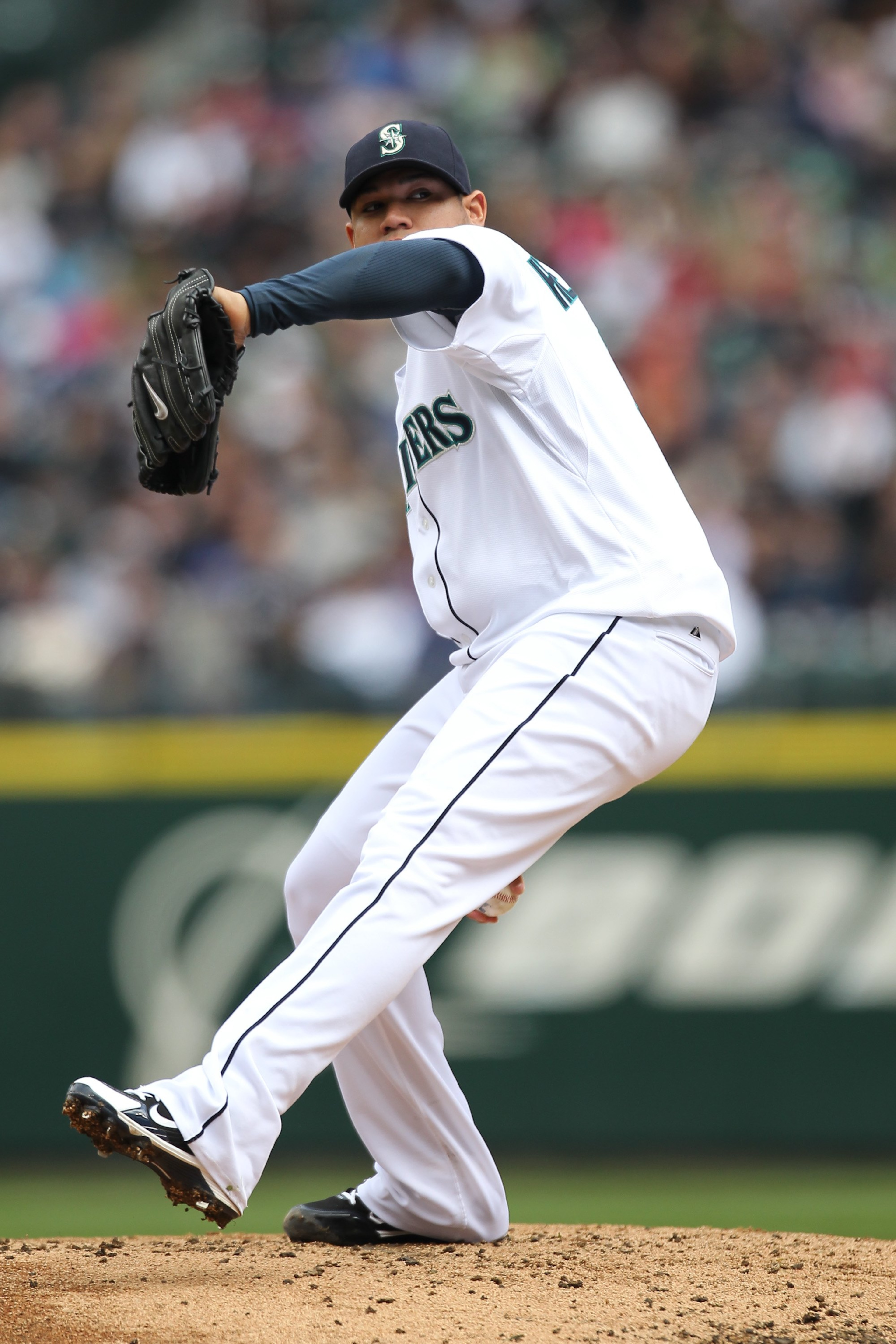 SEATTLE - MAY 23:  Starting pitcher Felix Hernandez #34 of the Seattle Mariners pitches against the San Diego Padres at Safeco Field on May 23, 2010 in Seattle, Washington. (Photo by Otto Greule Jr/Getty Images)
