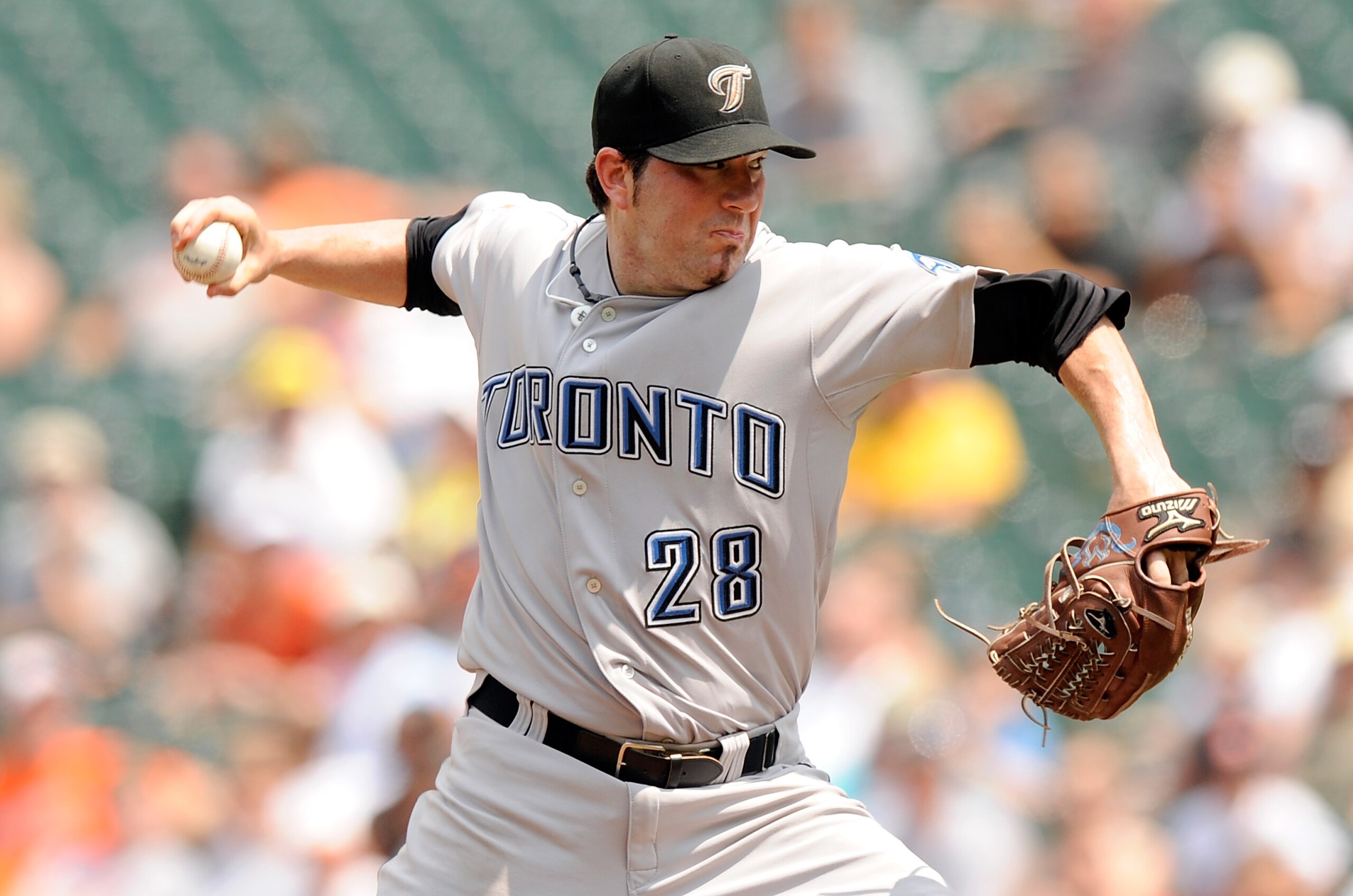 BALTIMORE - JULY 18:  Shaun Marcum #28 of the Toronto Blue Jays pitches against the Baltimore Orioles at Camden Yards on July 18, 2010 in Baltimore, Maryland.  (Photo by Greg Fiume/Getty Images)