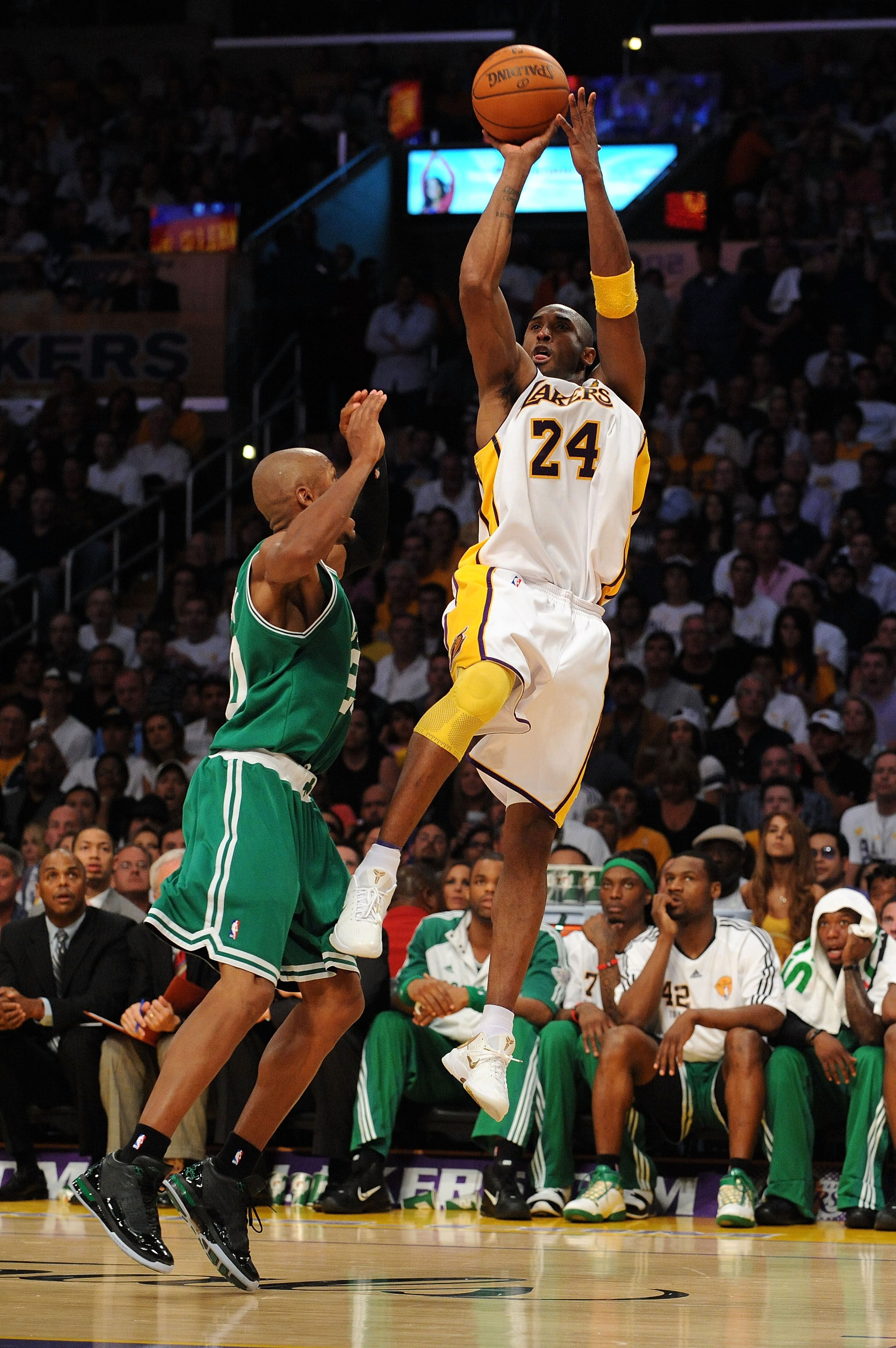 LOS ANGELES, CA - JUNE 06:  Kobe Bryant #24 of the Los Angeles Lakers attempts a shot against Ray Allen #20 of the Boston Celtics in Game Two of the 2010 NBA Finals at Staples Center on June 6, 2010 in Los Angeles, California. NOTE TO USER: User expressly