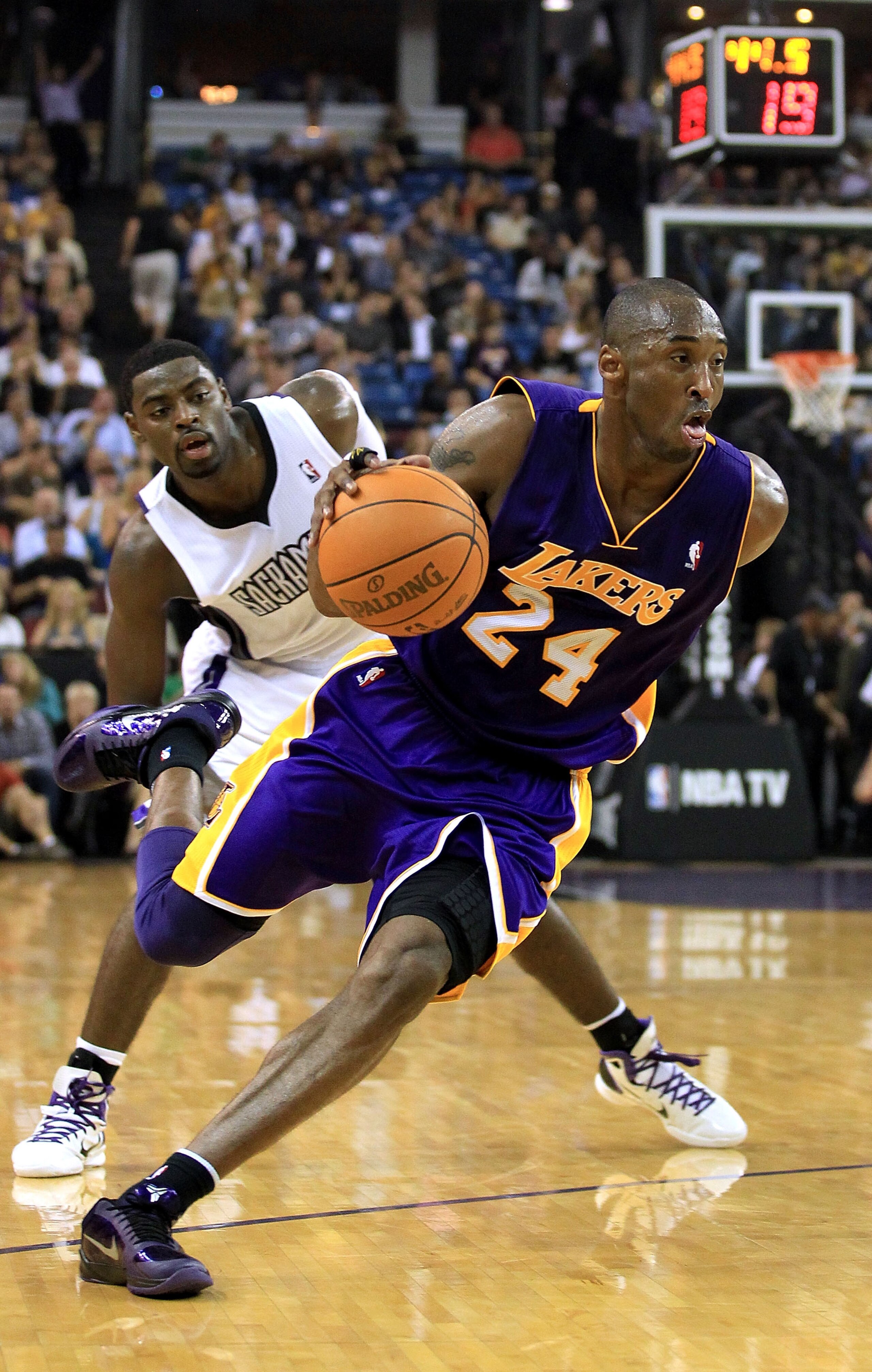 SACRAMENTO, CA - NOVEMBER 03:  Kobe Bryant #24 of the Los Angeles Lakers in action against the Sacramento Kings at ARCO Arena on November 3, 2010 in Sacramento, California.  NOTE TO USER: User expressly acknowledges and agrees that, by downloading and or