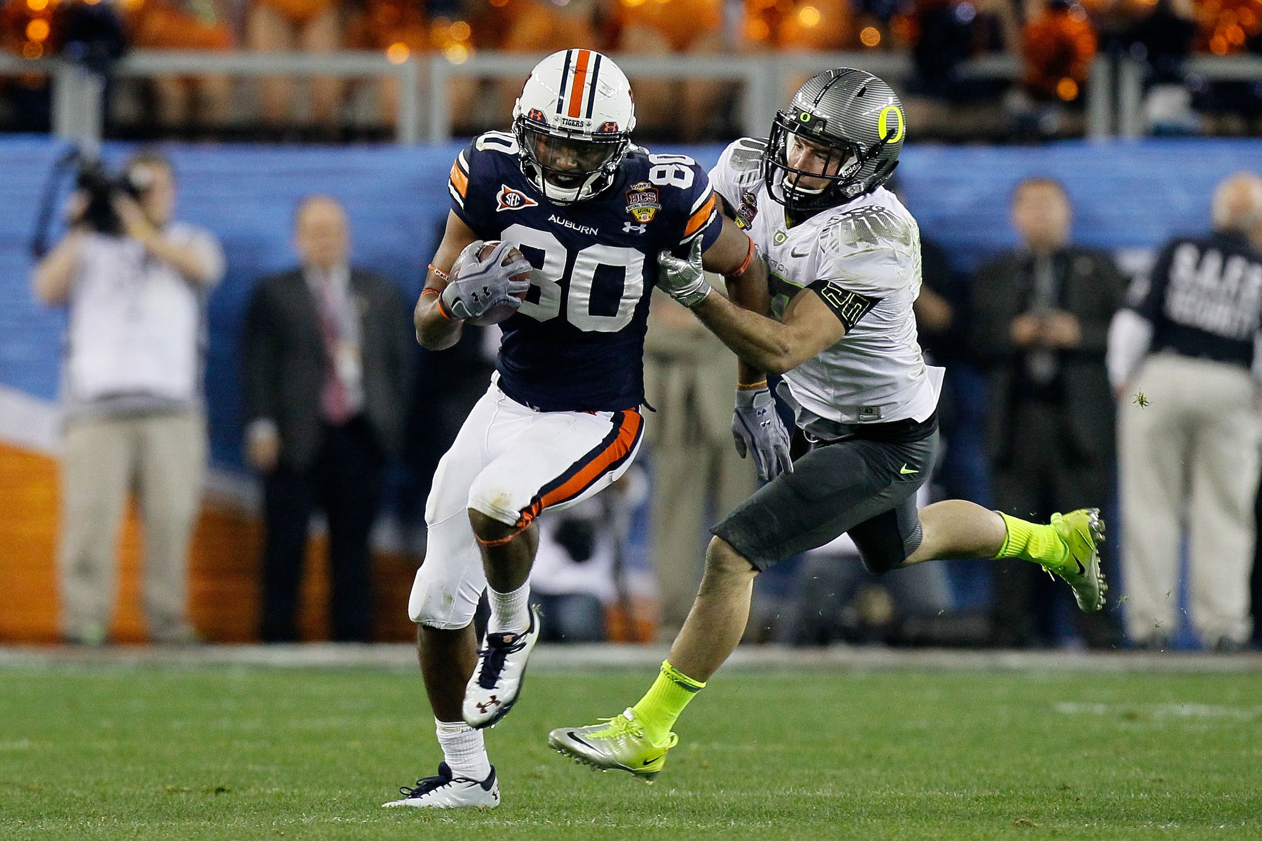 GLENDALE, AZ - JANUARY 10:  Emory Blake #80 of the Auburn Tigers runs down field against the Oregon Ducks during the Tostitos BCS National Championship Game at University of Phoenix Stadium on January 10, 2011 in Glendale, Arizona.  (Photo by Kevin C. Cox