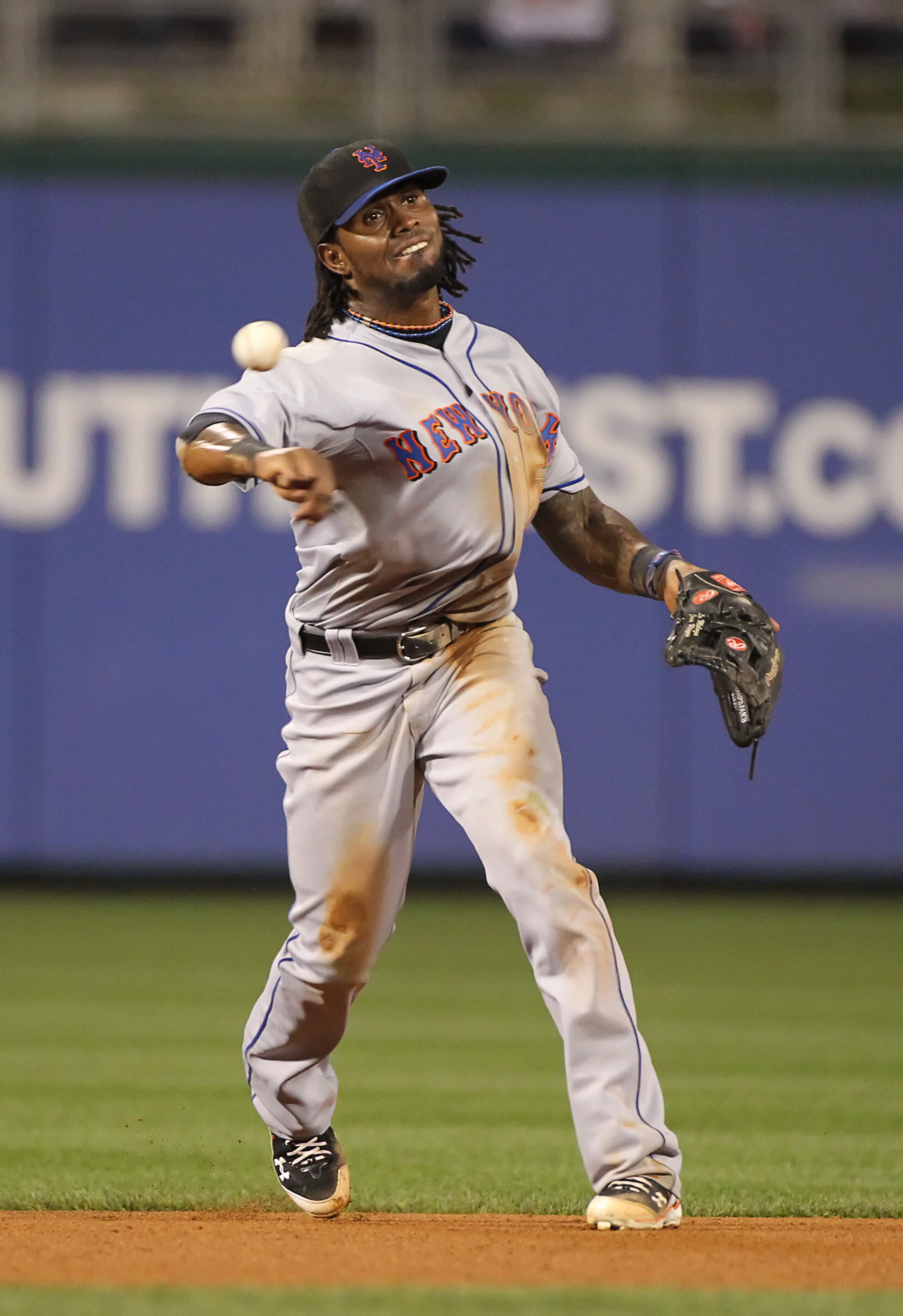 PHILADELPHIA - SEPTEMBER 25: Shortstop Jose Reyes #7 of the New York Mets throws to first base during a game against the Philadelphia Phillies at Citizens Bank Park on September 25, 2010 in Philadelphia, Pennsylvania. The Mets won 5-2. (Photo by Hunter Ma