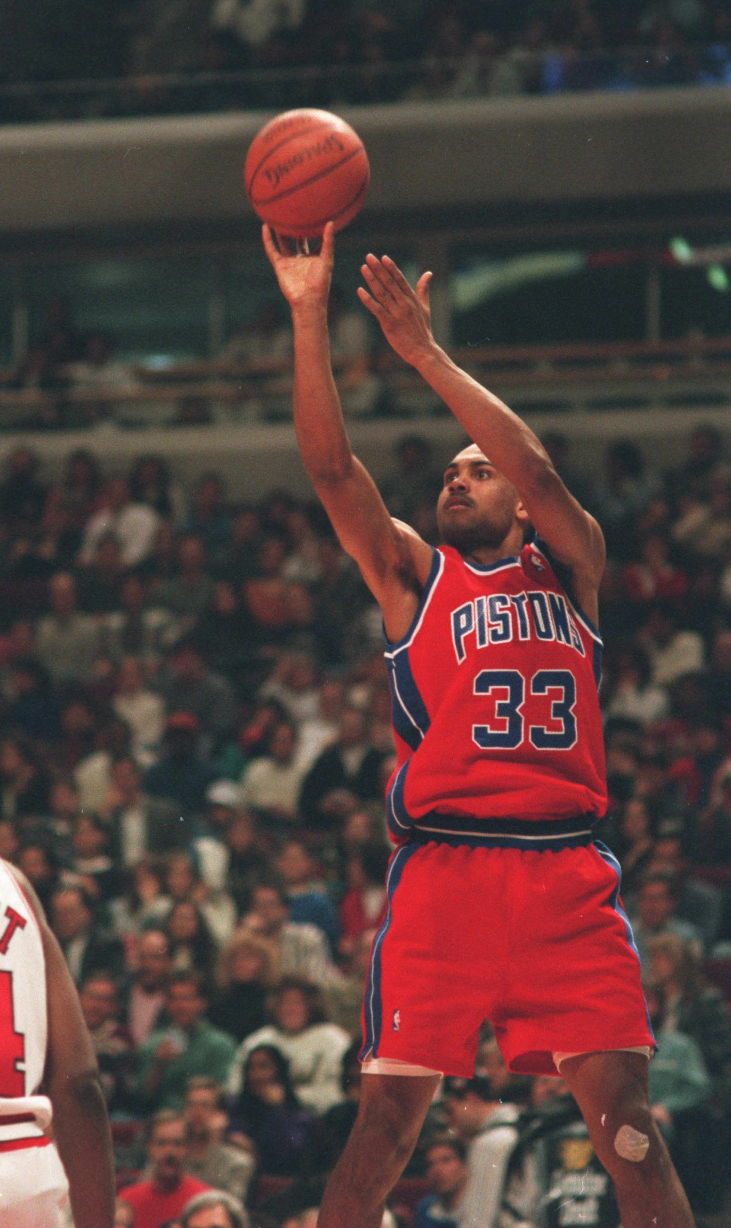 17 FEB 1995:  GRANT HILL OF THE DETROIT PISTONS PUTS UP A JUMP SHOT DURING THEIR GAME AGAINST THE CHICAGO BULLS AT THE UNITED CENTER IN CHICAGO, ILLINOIS. Mandatory Credit: ALLSPORT/ALLSPORT