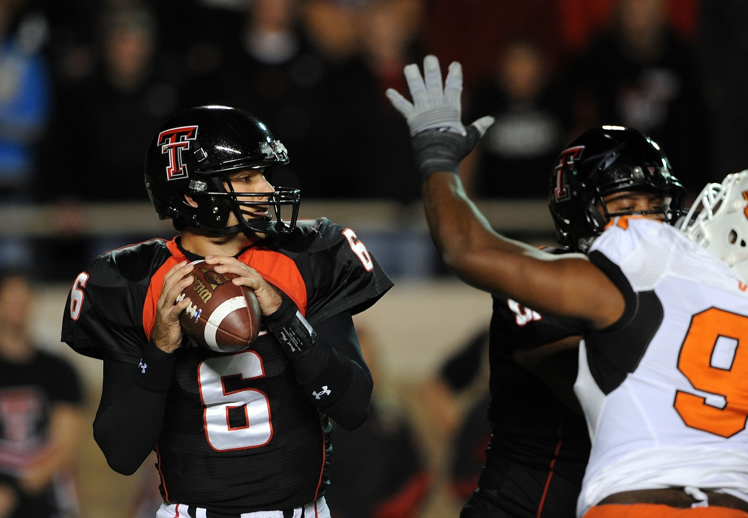 LUBBOCK, TX - NOVEMBER 08:  Quarterback Graham Harrell #6 of the Texas Tech Red Raiders during play against the Oklahoma State Cowboys at Jones AT&T Stadium on November 8, 2008 in Lubbock, Texas.  (Photo by Ronald Martinez/Getty Images)