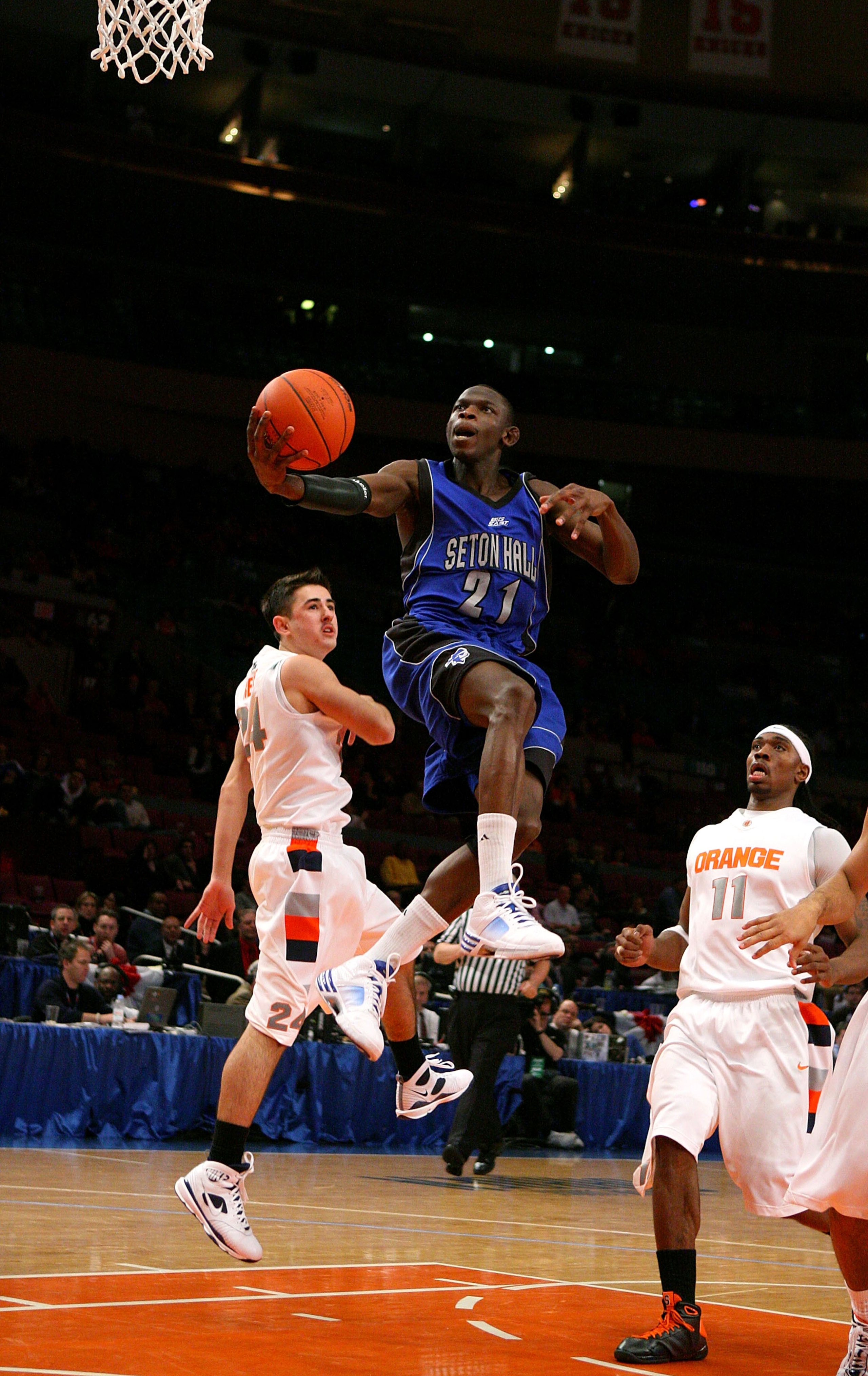 NEW YORK - MARCH 11: Jeremy Hazell #21 of the Seton Hall Pirates drives to the hoop against the Syracuse Orange during the second round of the Big East Tournament at Madison Square Garden on March 11, 2009 in New York City. (Photo by Jim McIsaac/Getty Im NEW YORK - MARCH 11: Jeremy Hazell #21 of the Seton Hall Pirates drives to the hoop against the Syracuse Orange during the second round of the Big East Tournament at Madison Square Garden on March 11, 2009 in New York City. (Photo by Jim McIsaac/Getty Im