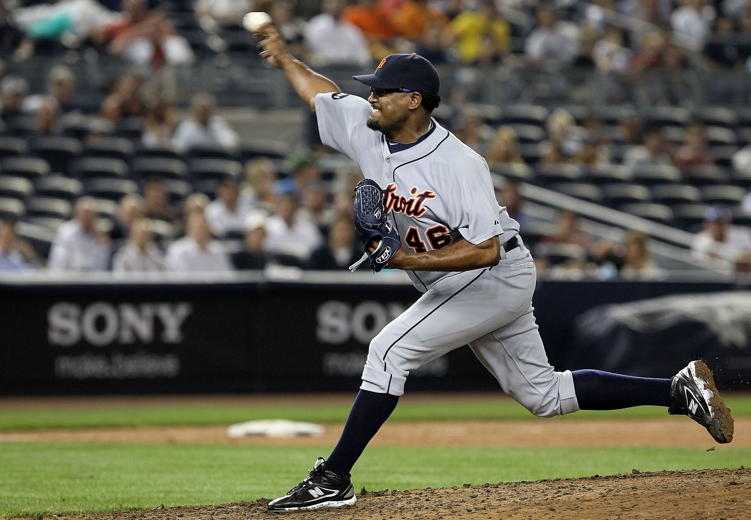 NEW YORK - AUGUST 16: Jose Valverde #46 of the Detroit Tigers deals a pitch against the New York Yankees on August 16, 2010 at Yankee Stadium in the Bronx borough of New York City. The Tigers defeated the Yankees 3-1. (Photo by Jim McIsaac/Getty Images) NEW YORK - AUGUST 16: Jose Valverde #46 of the Detroit Tigers deals a pitch against the New York Yankees on August 16, 2010 at Yankee Stadium in the Bronx borough of New York City. The Tigers defeated the Yankees 3-1. (Photo by Jim McIsaac/Getty Images)