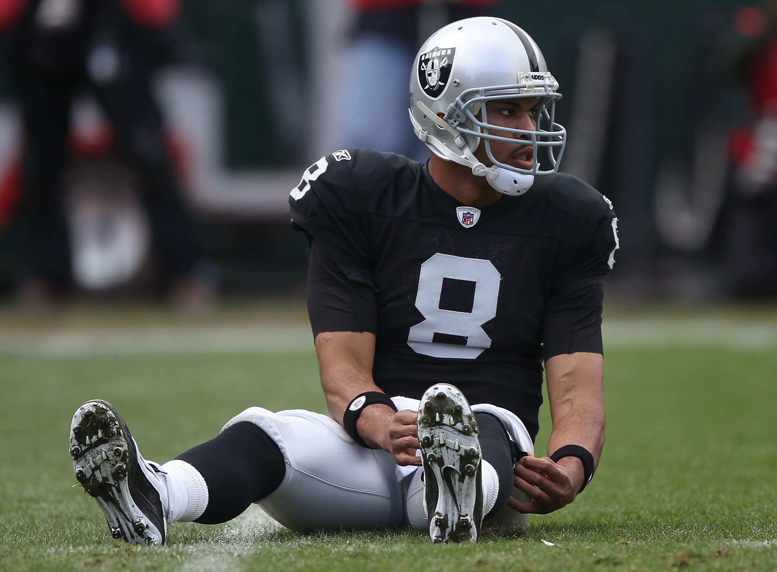 OAKLAND, CA - DECEMBER 26: Jason Campbell #8 of the Oakland Raiders sits on the ground against the Indianapolis Colts during an NFL game at Oakland-Alameda County Coliseum on December 26, 2010 in Oakland, California. (Photo by Jed Jacobsohn/Getty Image OAKLAND, CA - DECEMBER 26: Jason Campbell #8 of the Oakland Raiders sits on the ground against the Indianapolis Colts during an NFL game at Oakland-Alameda County Coliseum on December 26, 2010 in Oakland, California. (Photo by Jed Jacobsohn/Getty Image