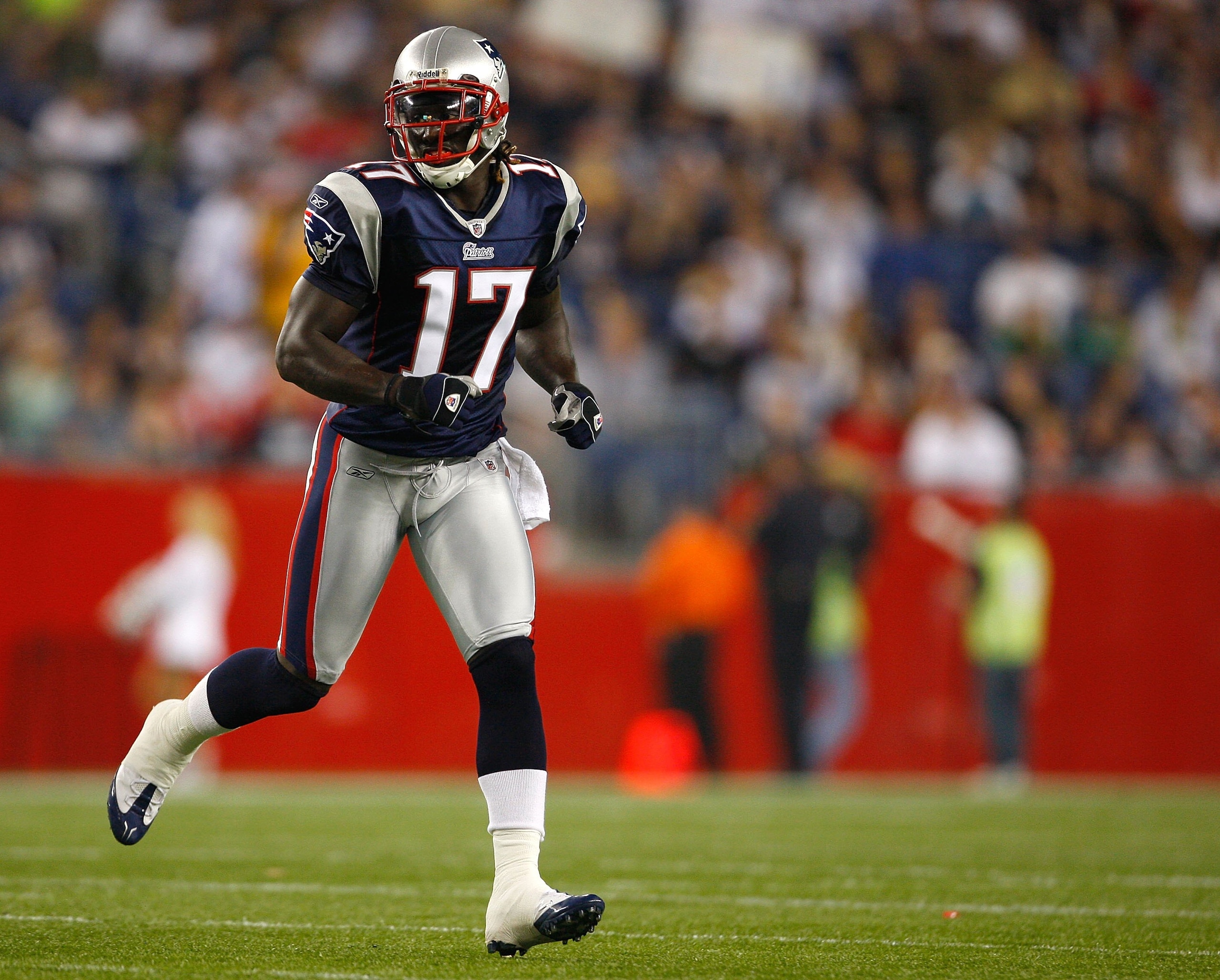 FOXBORO, MA - AUGUST 7: Chad Jackson #17 of the New England Patriots runs into position against the Baltimore Ravens during the preseason game at Gillette Stadium on August 7, 2008 in Foxboro, Massachusetts. (Photo by Jim Rogash/Getty Images)