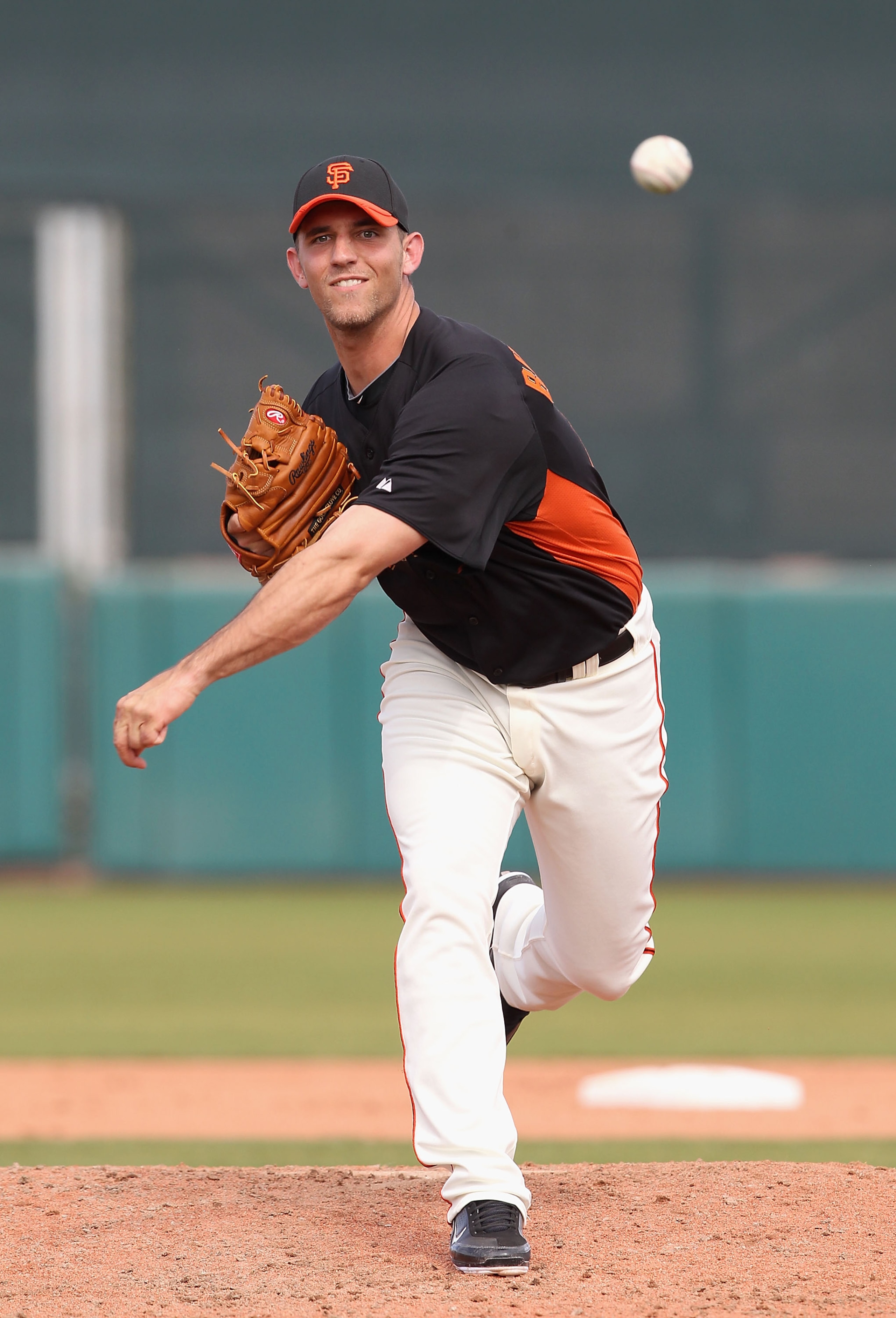 SCOTTSDALE, AZ - MARCH 01:  Relief pitcher Madison Bumgarner #40 of the San Francisco Giants pitches during the spring training game against the Chicago Cubs at Scottsdale Stadium on March 1, 2011 in Scottsdale, Arizona.  (Photo by Christian Petersen/Gett