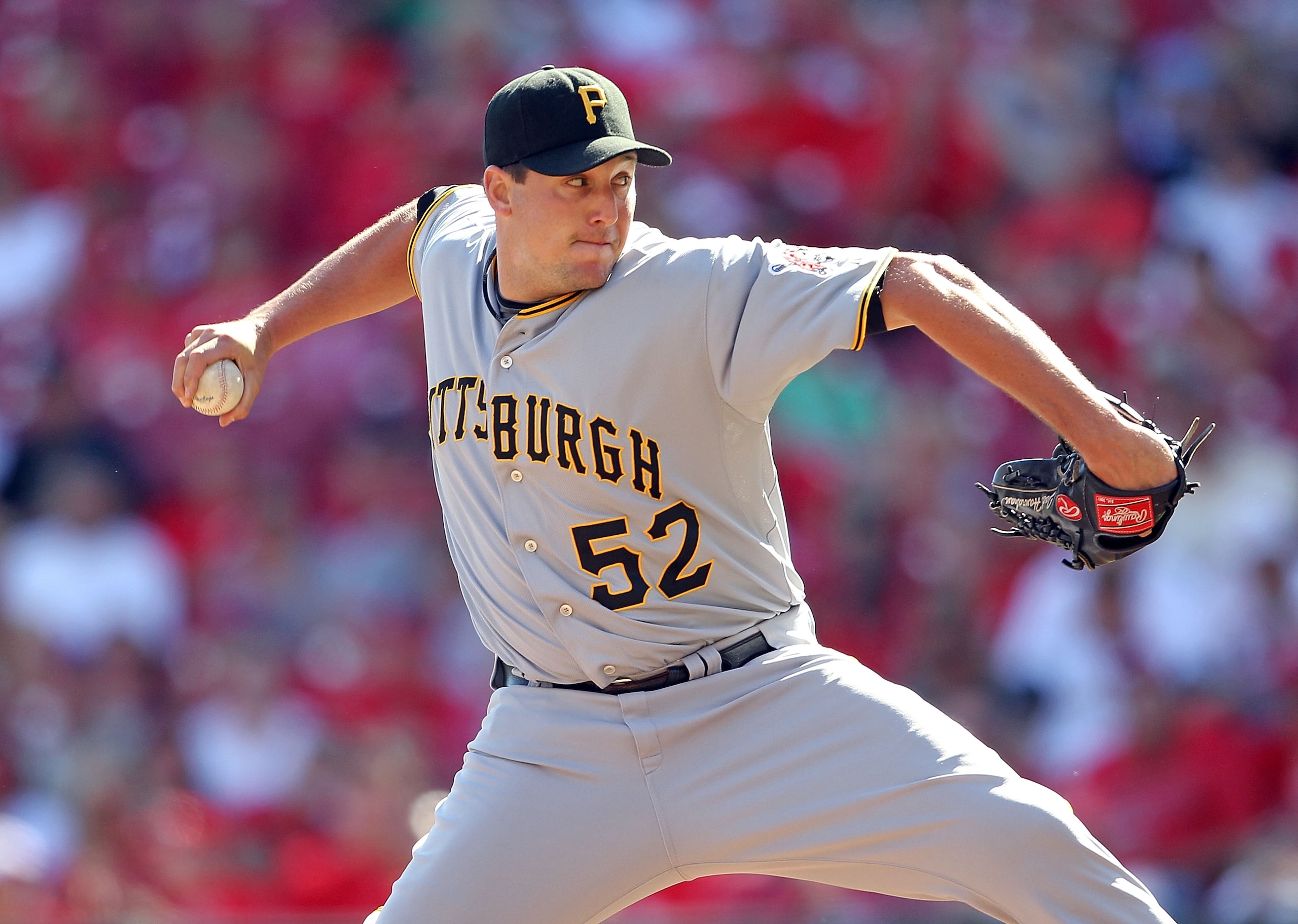 CINCINNATI - SEPTEMBER 12:  Joel Hanrahan #52 of the Pittsburgh Pirates throws a pitch during the game against the Cincinnati Reds at Great American Ballpark on September 12, 2010 in Cincinnati, Ohio.  (Photo by Andy Lyons/Getty Images)