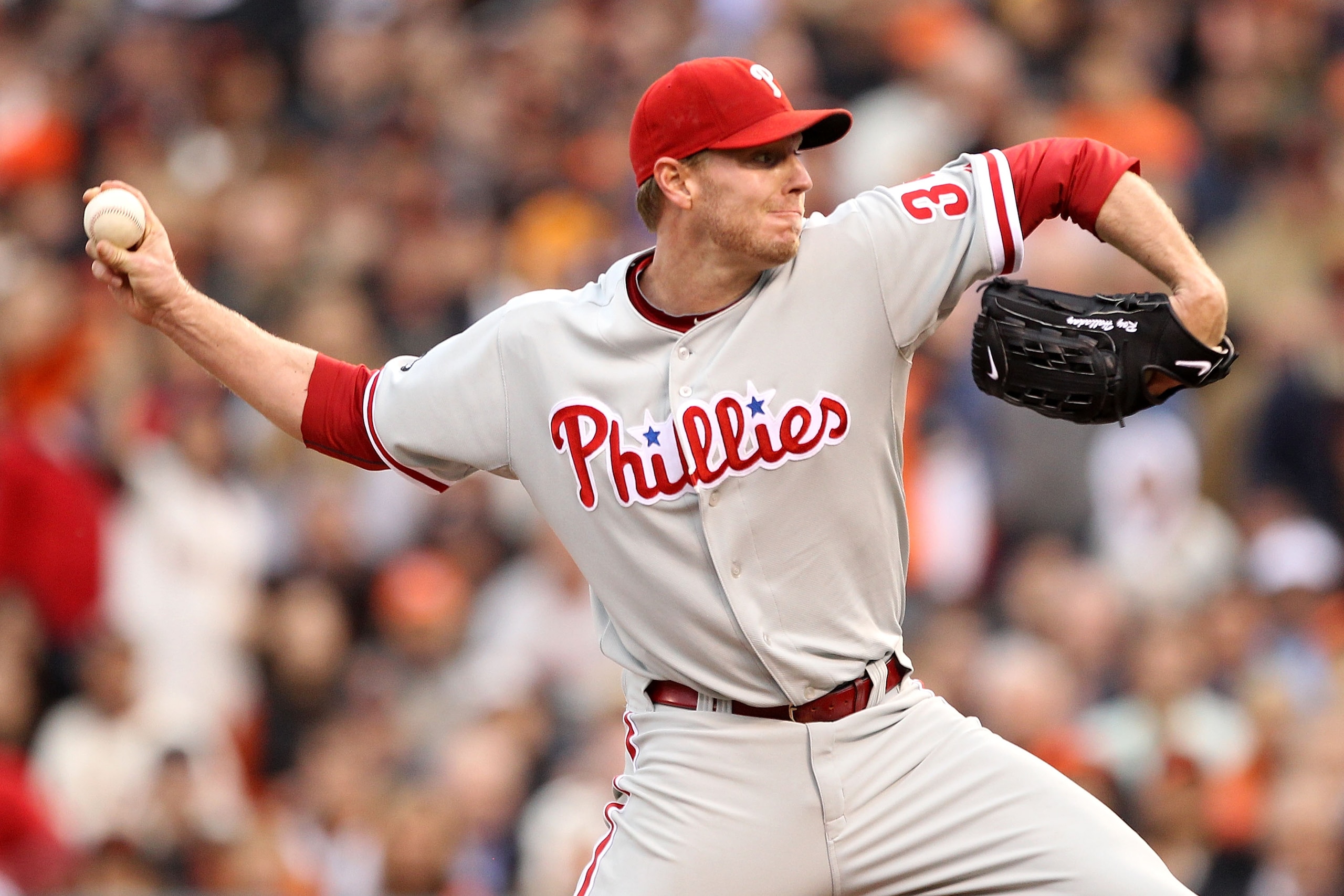 SAN FRANCISCO - OCTOBER 21:  Roy Halladay #34 of the Philadelphia Phillies throws a pitch against the San Francisco Giants in Game Five of the NLCS during the 2010 MLB Playoffs at AT&T Park on October 21, 2010 in San Francisco, California.  (Photo by Ezra