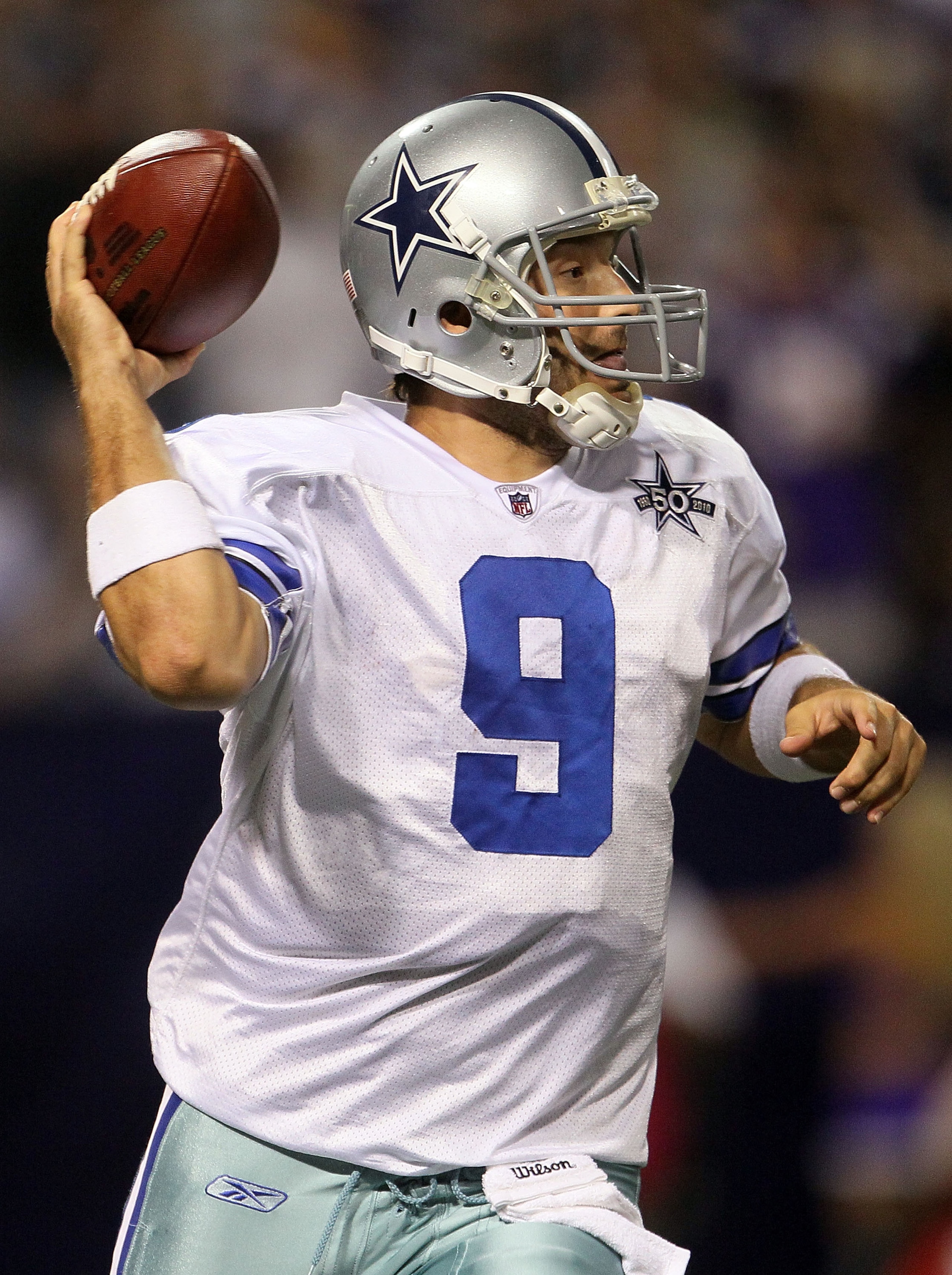 MINNEAPOLIS - OCTOBER 17:  Quarterback Tony Romo #9 of the Dallas Cowboys drops back to pass against the Minnesota Vikings at Mall of America Field on October 17, 2010 in Minneapolis, Minnesota.  (Photo by Jeff Gross/Getty Images)