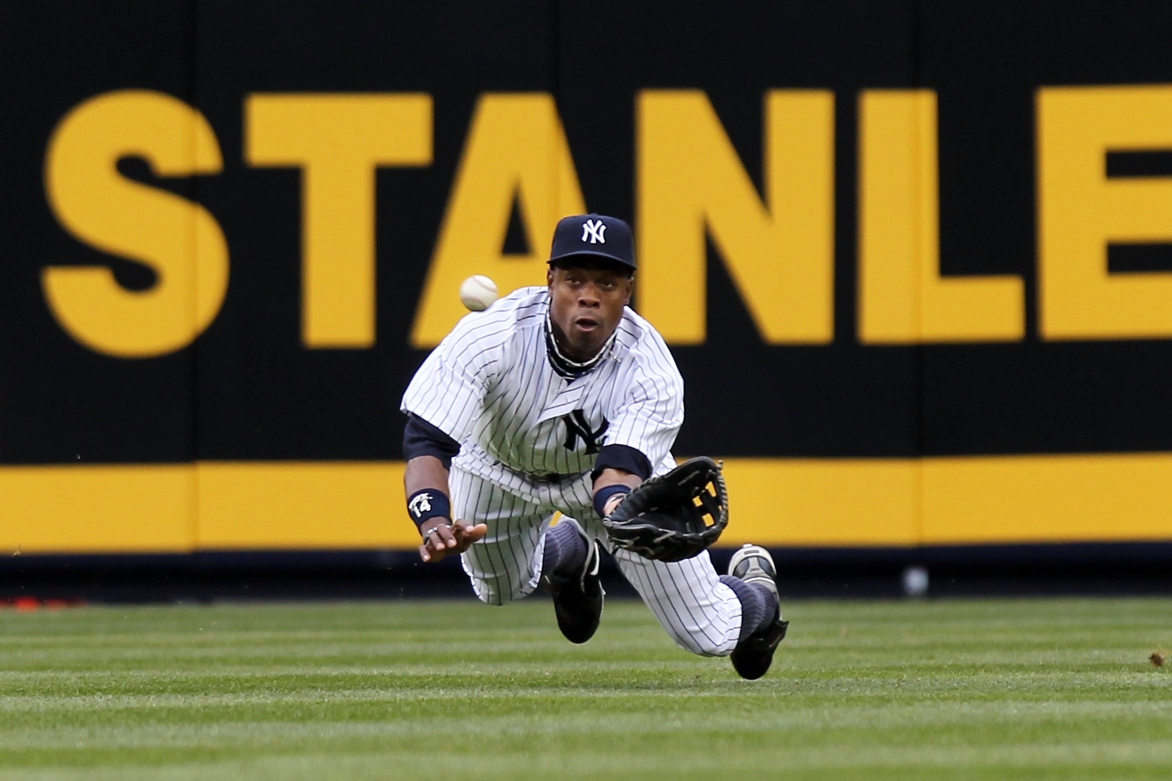 Yankees place Joba Chamberlain on DL with oblique strain - MLB Daily Dish