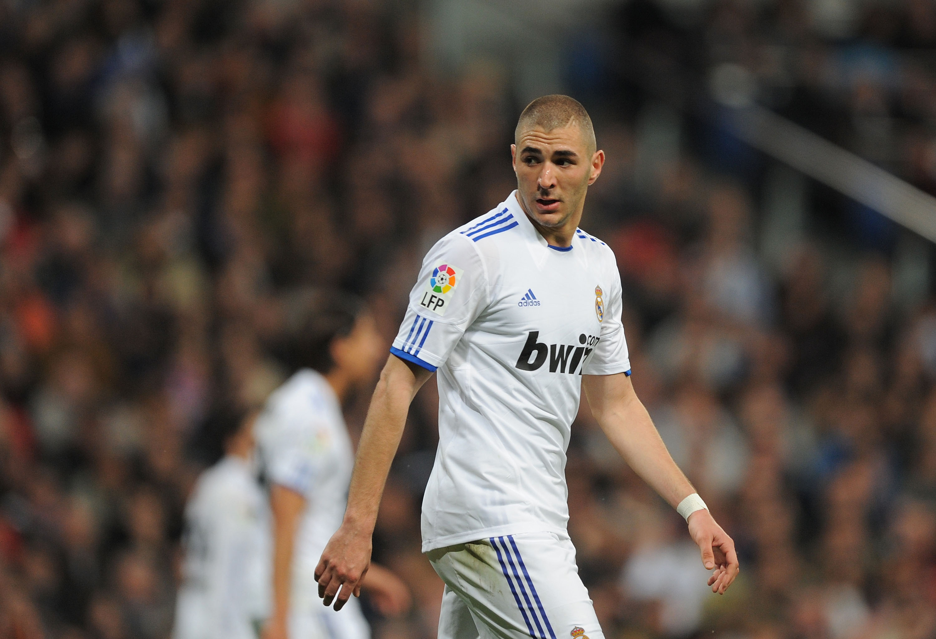 MADRID, SPAIN - MARCH 12:  Karim Benzema of Real Madrid during the La Liga match between Real Madrid and Hercules CF at Estadio Santiago Bernabeu on March 12, 2011 in Madrid, Spain.  (Photo by Denis Doyle/Getty Images)