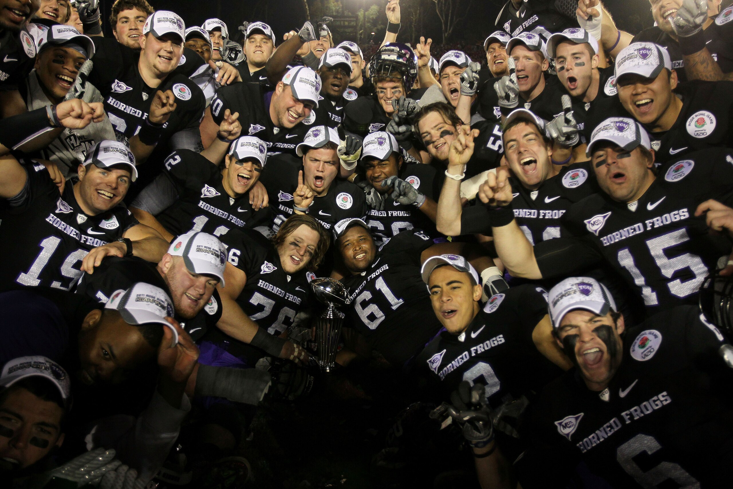 PASADENA, CA - JANUARY 01:  The TCU Horned Frogs celebrate after defeating the Wisconsin Badgers 21-19 in the 97th Rose Bowl game on January 1, 2011 in Pasadena, California.  (Photo by Jeff Gross/Getty Images)