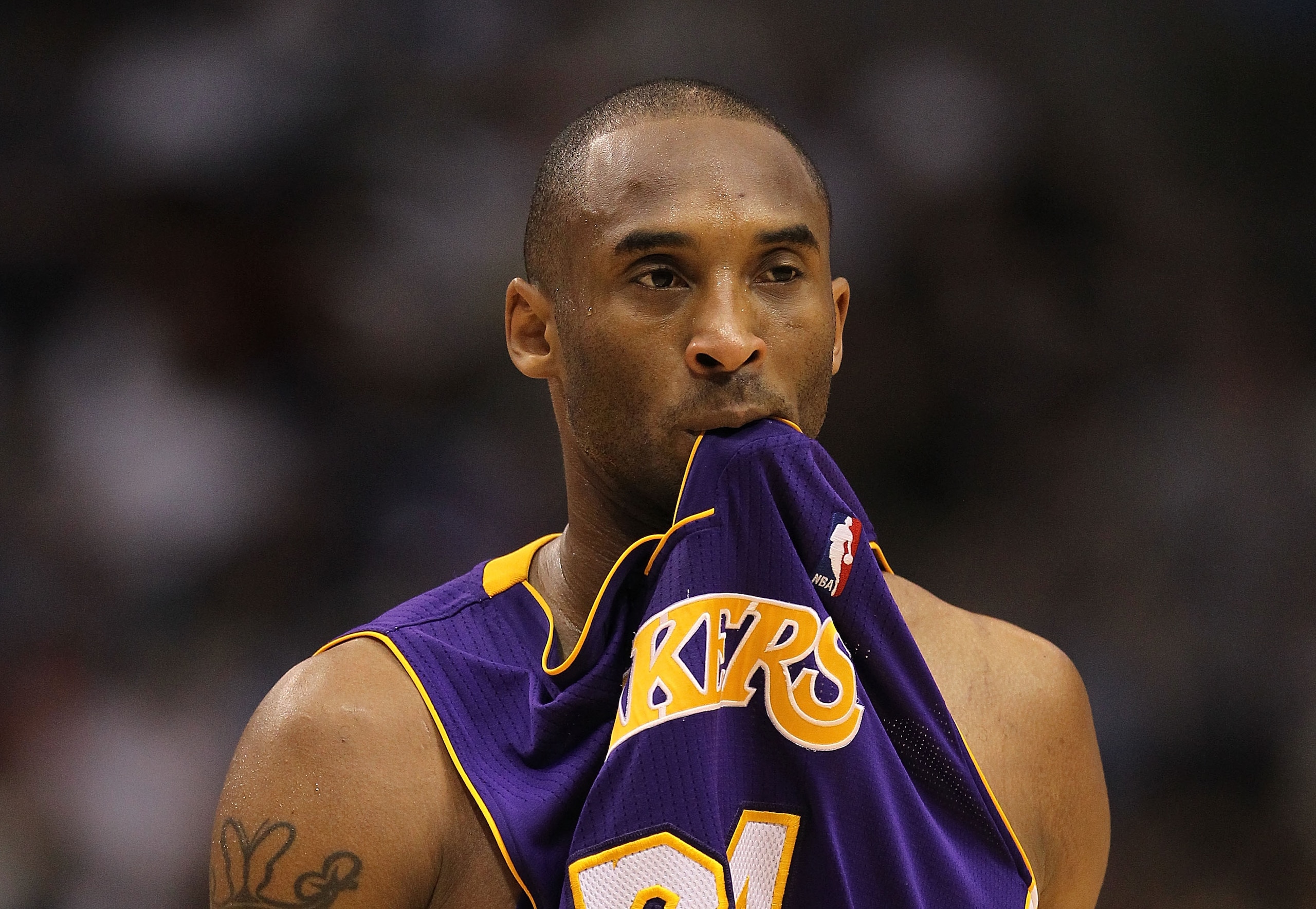 DALLAS, TX - MARCH 12:  Guard Kobe Bryant #24 of the Los Angeles Lakers at American Airlines Center on March 12, 2011 in Dallas, Texas.  NOTE TO USER: User expressly acknowledges and agrees that, by downloading and or using this photograph, User is consen