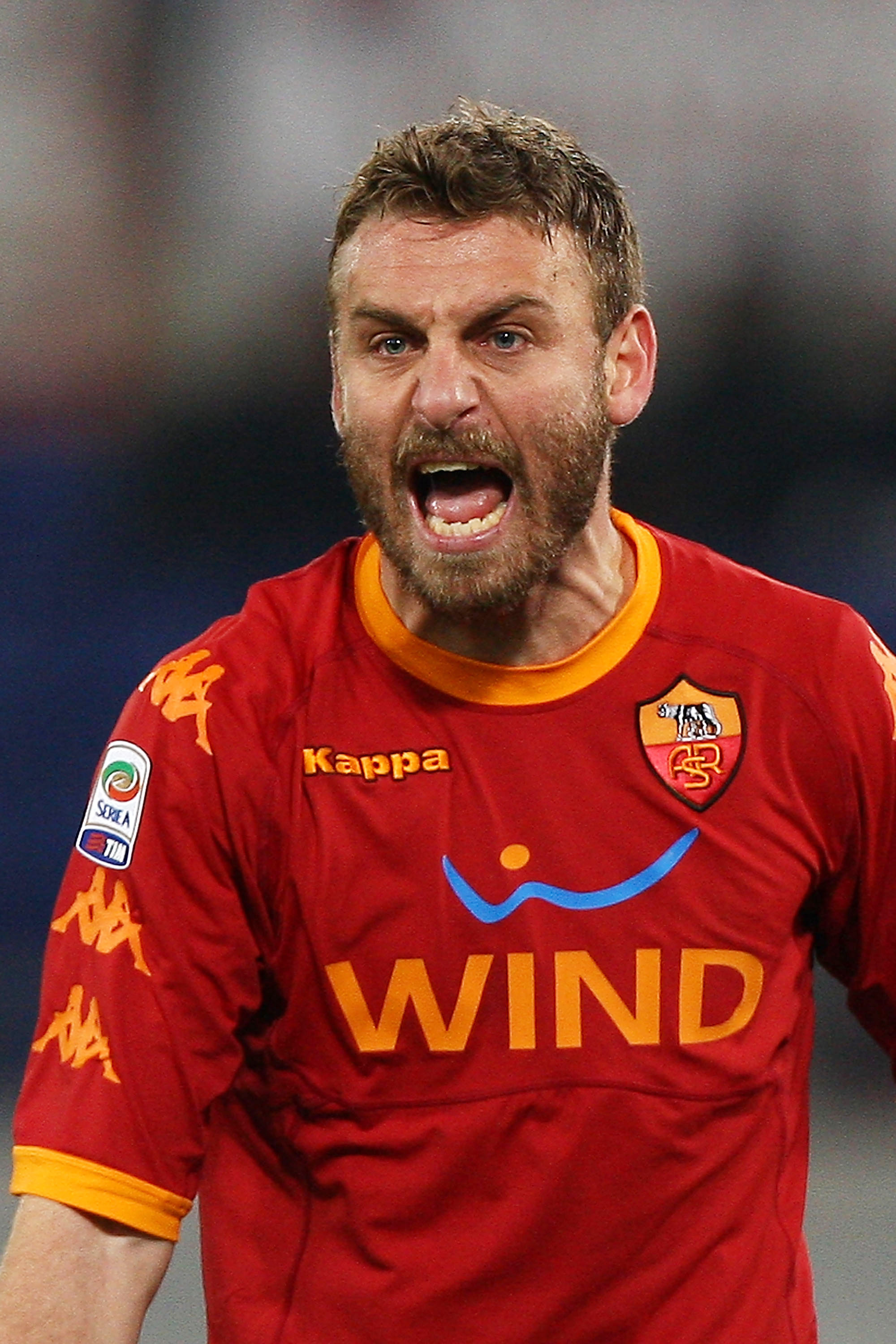 ROME, ITALY - FEBRUARY 02:  Daniele De Rossi of AS Roma reacts during the Serie A match between AS Roma and Brescia Calcio at Stadio Olimpico on February 2, 2011 in Rome, Italy.  (Photo by Paolo Bruno/Getty Images)