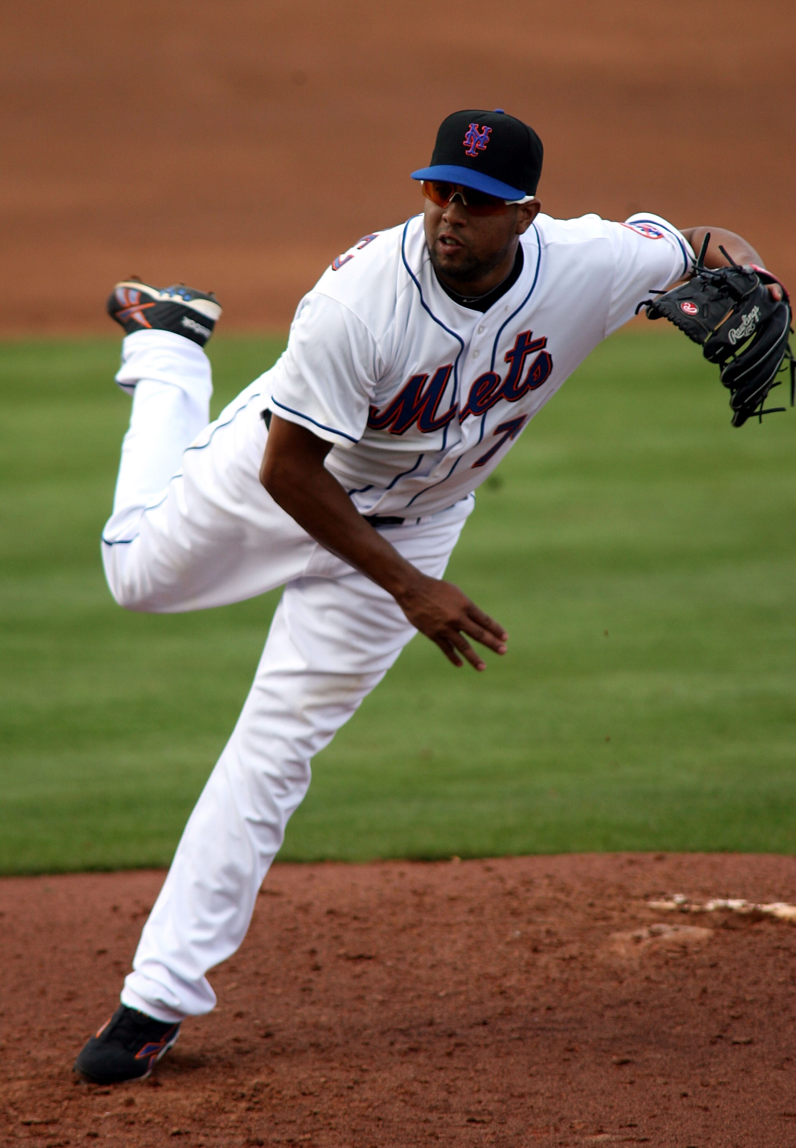 PORT ST. LUCIE, FL - MARCH 03:  Pitcher Francisco Rodriguez #75 of the New York Mets throws against the St. Louis Cardinals at Digital Domain Park on March 3, 2011 in Port St. Lucie, Florida.  (Photo by Marc Serota/Getty Images)