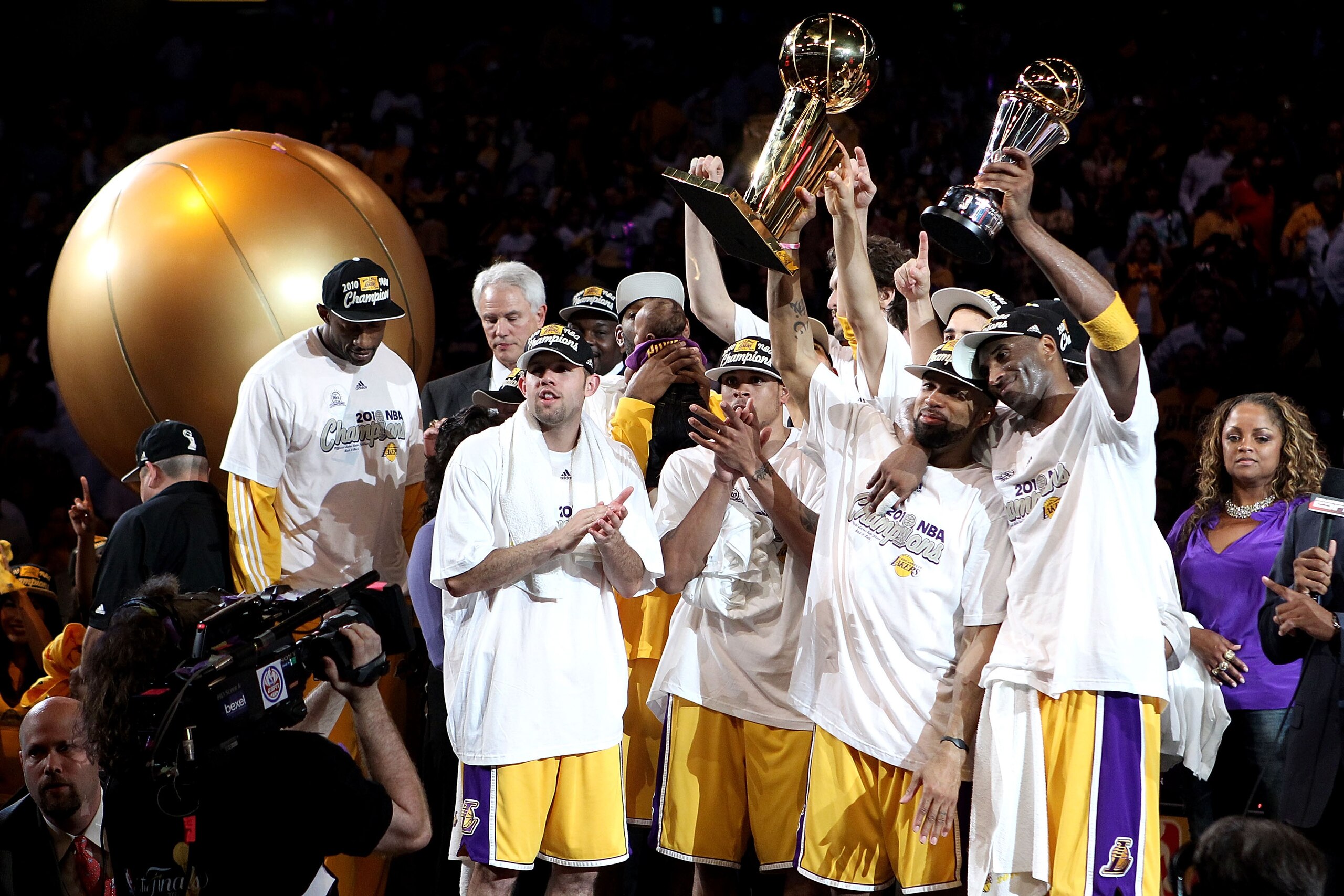LOS ANGELES, CA - JUNE 17: Derek Fisher #2 and Kobe Bryant #24 of the Los Angeles Lakers hold up the Larry O'Brien trophy and the MVP trophy after the Lakers defeated the Boston Celtics in Game Seven of the 2010 NBA Finals at Staples Center on June 17, 2 LOS ANGELES, CA - JUNE 17: Derek Fisher #2 and Kobe Bryant #24 of the Los Angeles Lakers hold up the Larry O'Brien trophy and the MVP trophy after the Lakers defeated the Boston Celtics in Game Seven of the 2010 NBA Finals at Staples Center on June 17, 2