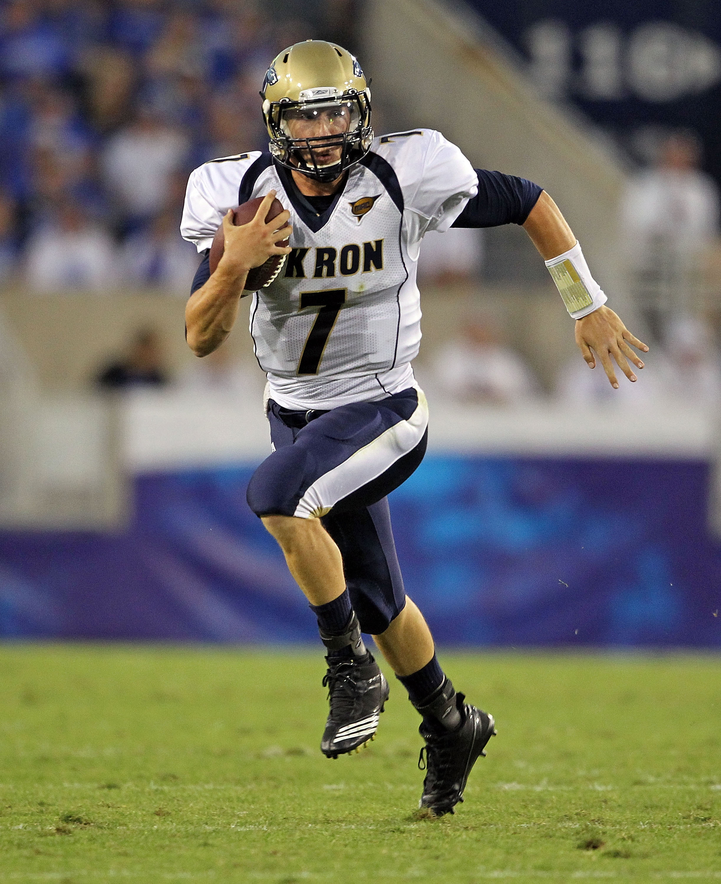 LEXINGTON, KY - SEPTEMBER 18:  Patrick Nicely #7 of the Akron Zips runs with the ball during the game against the Kentucky Wildcats at Commonwealth Stadium on September 18, 2010 in Lexington, Kentucky.  (Photo by Andy Lyons/Getty Images)