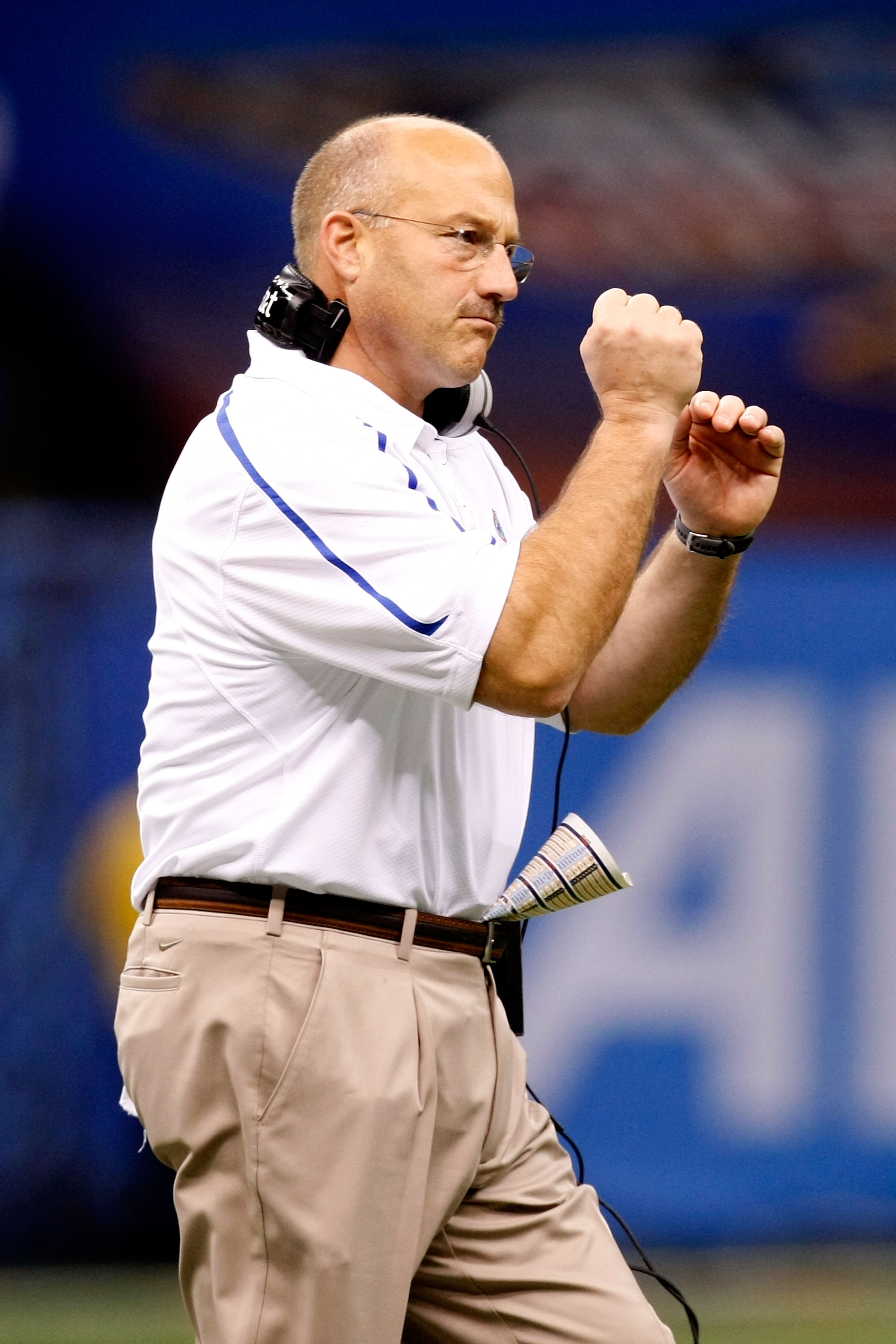NEW ORLEANS - JANUARY 01:  Offensive coordinator and interim head coach Steve Addazio of the Florida Gators celebrates a touchdown from the sidelines during the Allstate Sugar Bowl against the Cincinnati Bearcats at the Louisana Superdome on January 1, 20