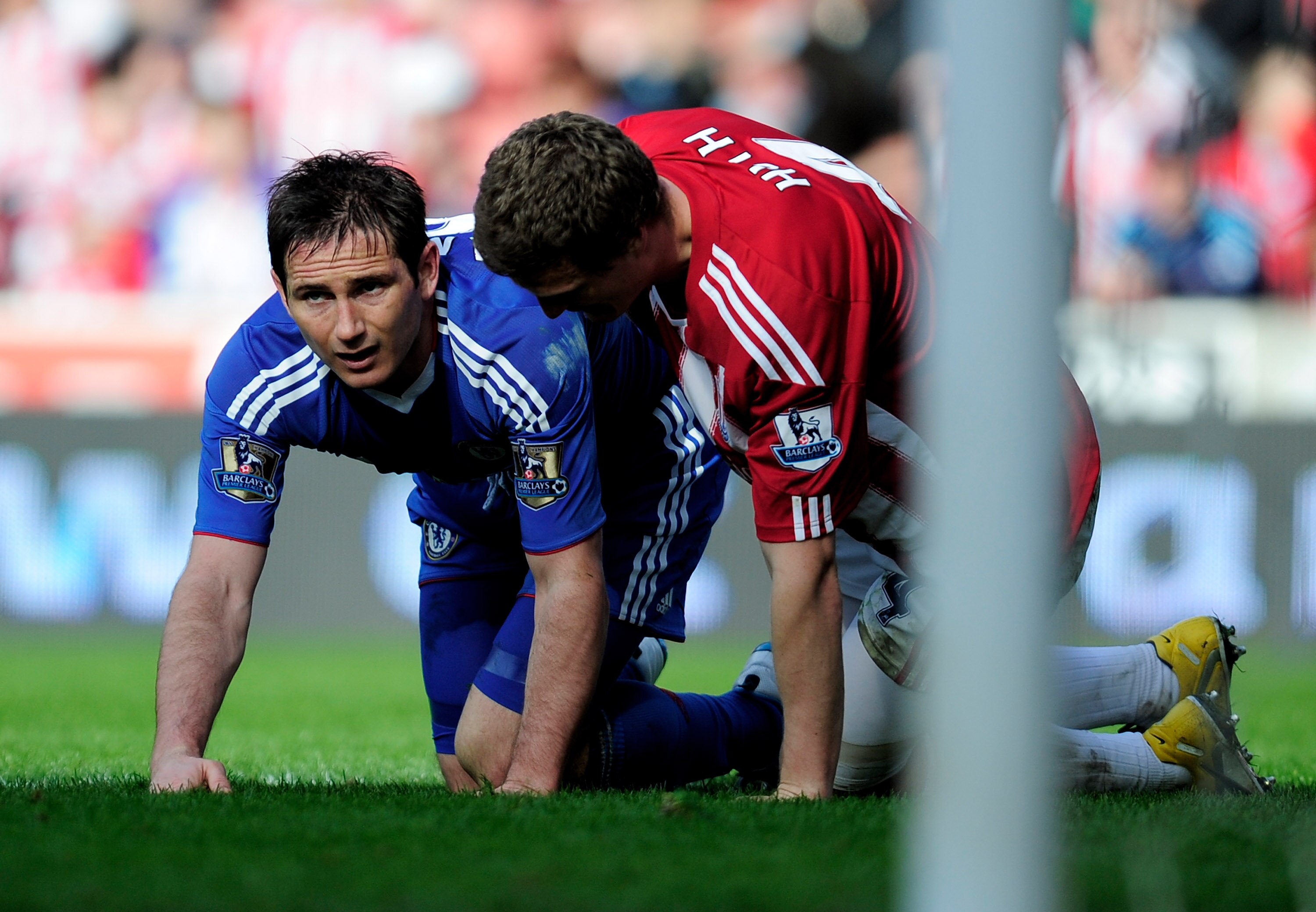 STOKE ON TRENT, ENGLAND - APRIL 02:   Frank Lampard of Chelsea reacts to a missed chance during the Barclays Premier League match between Stoke City and Chelsea at the Britannia Stadium on April 2, 2011 in Stoke on Trent, England. (Photo by Jamie McDonald