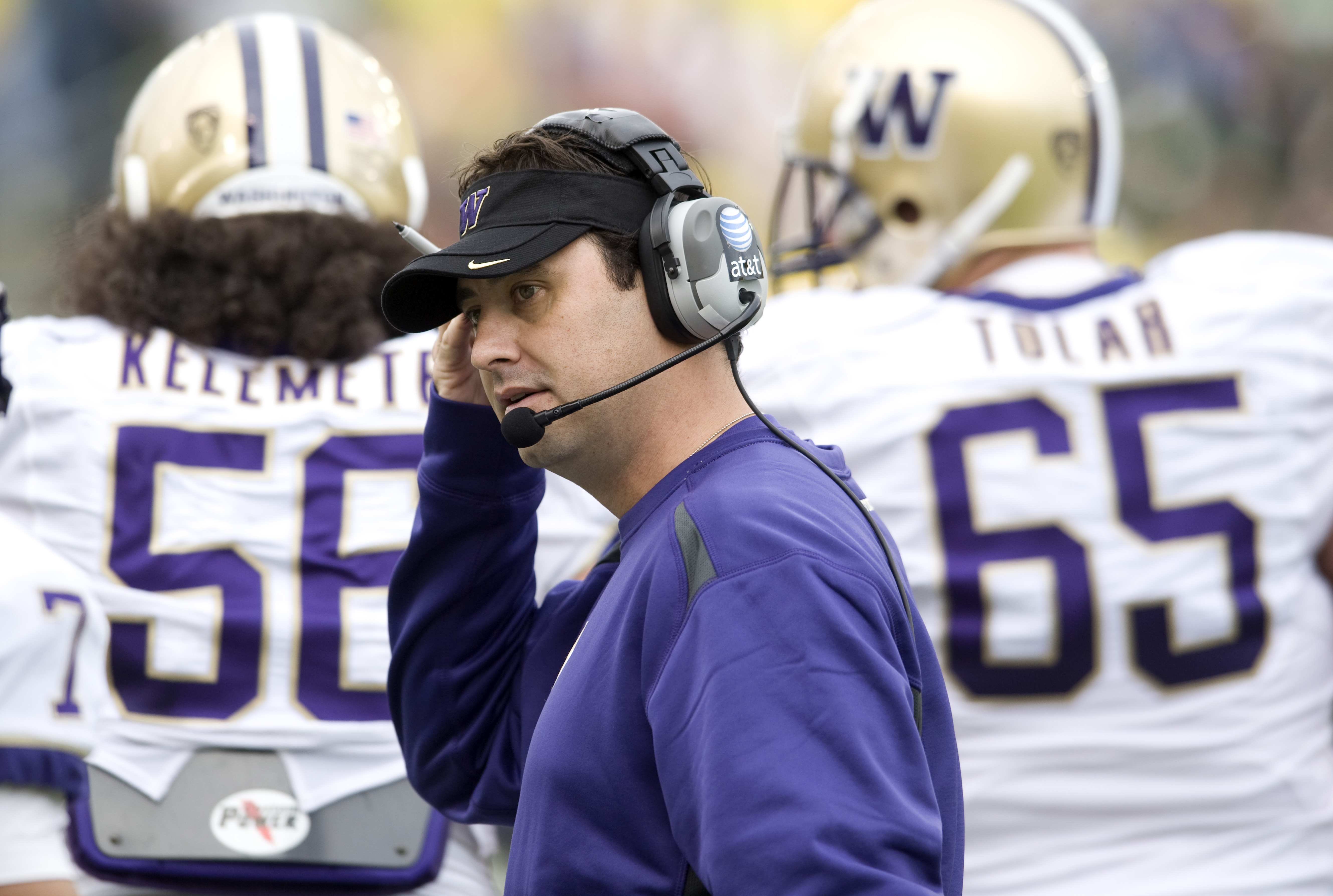 EUGENE, OR - NOVEMBER 6: Head coach Steve Sarkisian of the Washington Huskies works the sidelines in the second quarter of the game against the Oregon Ducks at Autzen Stadium on November 6, 2010 in Eugene, Oregon. (Photo by Steve Dykes/Getty Images)