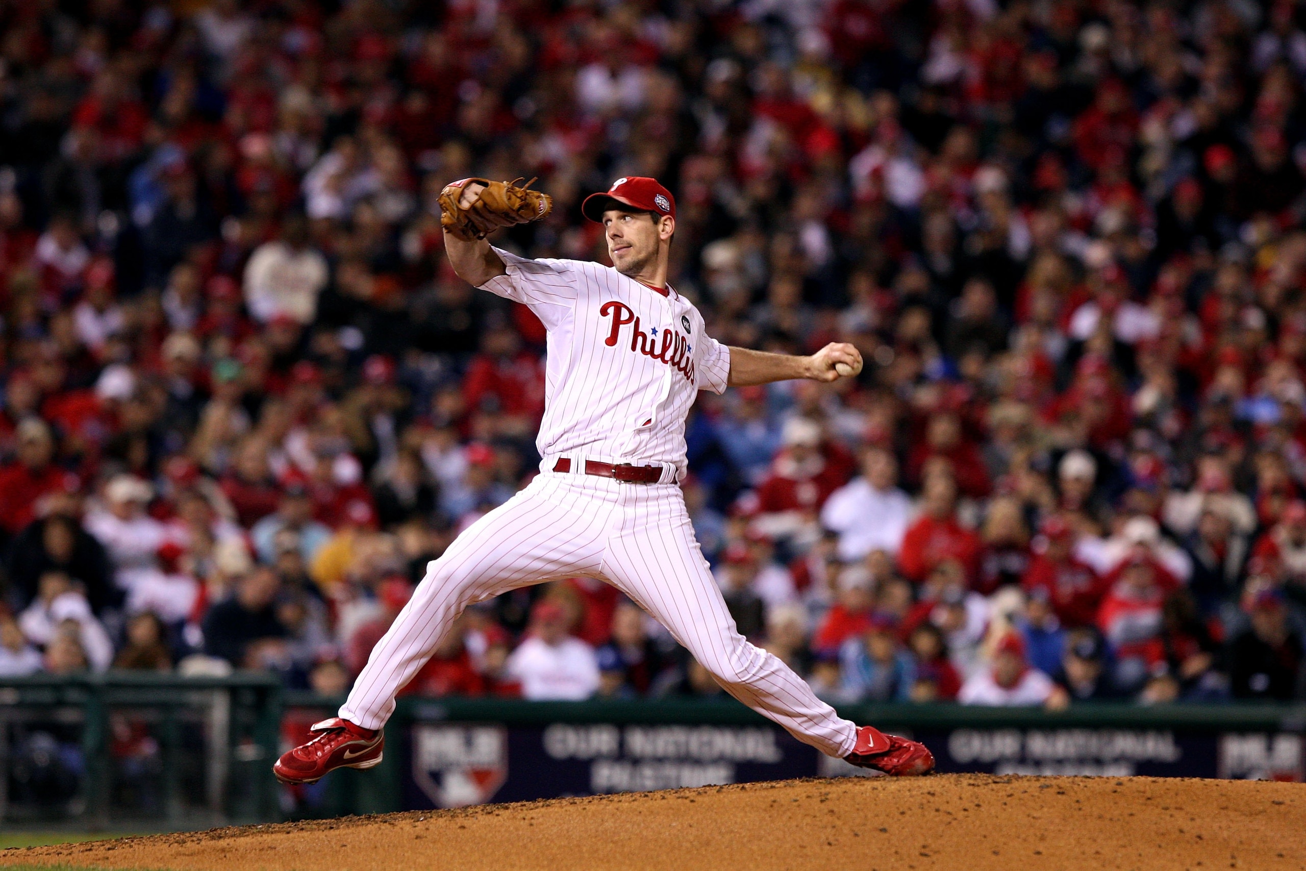 PHILADELPHIA - NOVEMBER 02: Starting pitcher Cliff Lee #34 of the Philadelphia Phillies throws a pitch against the New York Yankees in Game Five of the 2009 MLB World Series at Citizens Bank Park on November 2, 2009 in Philadelphia, Pennsylvania. The Phi PHILADELPHIA - NOVEMBER 02: Starting pitcher Cliff Lee #34 of the Philadelphia Phillies throws a pitch against the New York Yankees in Game Five of the 2009 MLB World Series at Citizens Bank Park on November 2, 2009 in Philadelphia, Pennsylvania. The Phi