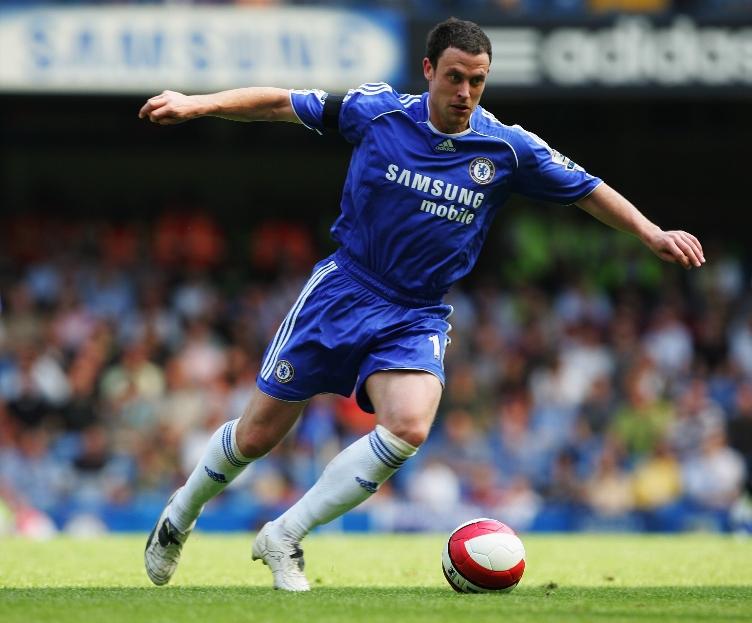 LONDON - APRIL 28:  Wayne Bridge of Chelsea in action during the Barclays Premiership match between Chelsea and Bolton Wanderers at Stamford Bridge on April 28, 2007 in London, England.  (Photo by Mike Hewitt/Getty Images)