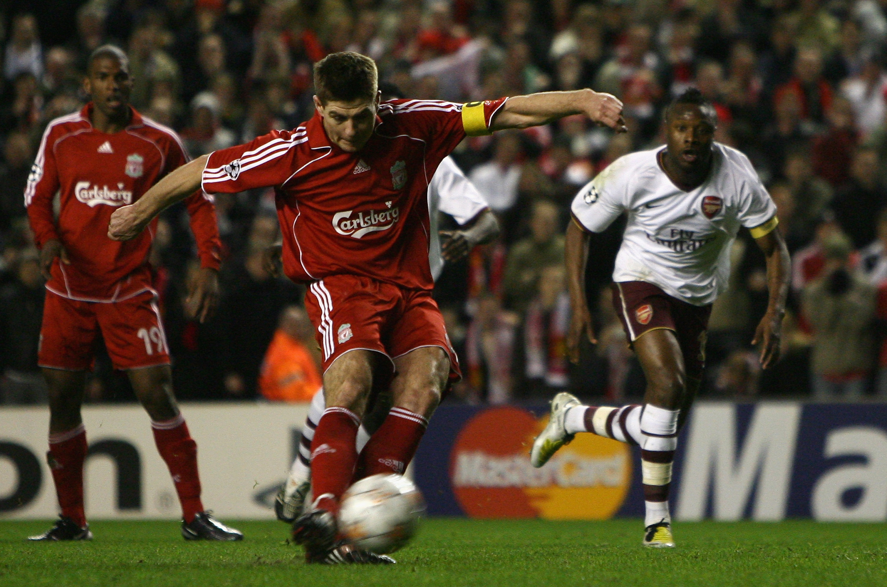 LIVERPOOL, UNITED KINGDOM - APRIL 8:  Steven Gerrard of Liverpool scores his team's third goal from the penalty spot during the UEFA Champions League Quarter Final, second leg match between Liverpool and Arsenal at Anfield on April 8, 2008 in Liverpool, E