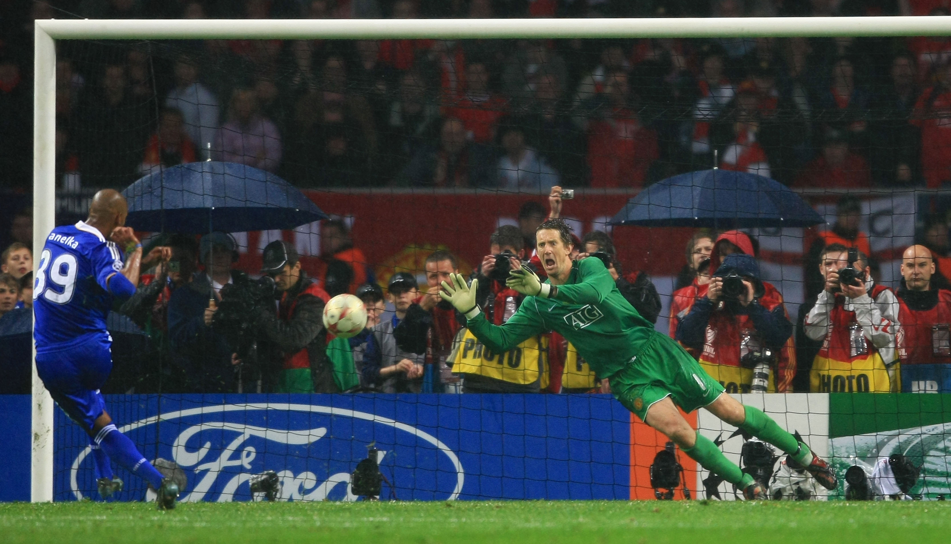 MOSCOW - MAY 21:  Edwin Van der Sar of Manchester United saves the penalty attempt from Ncolas Anelka of Chelsea to win during the UEFA Champions League Final match between Manchester United and Chelsea at the Luzhniki Stadium on May 21, 2008 in Moscow, R