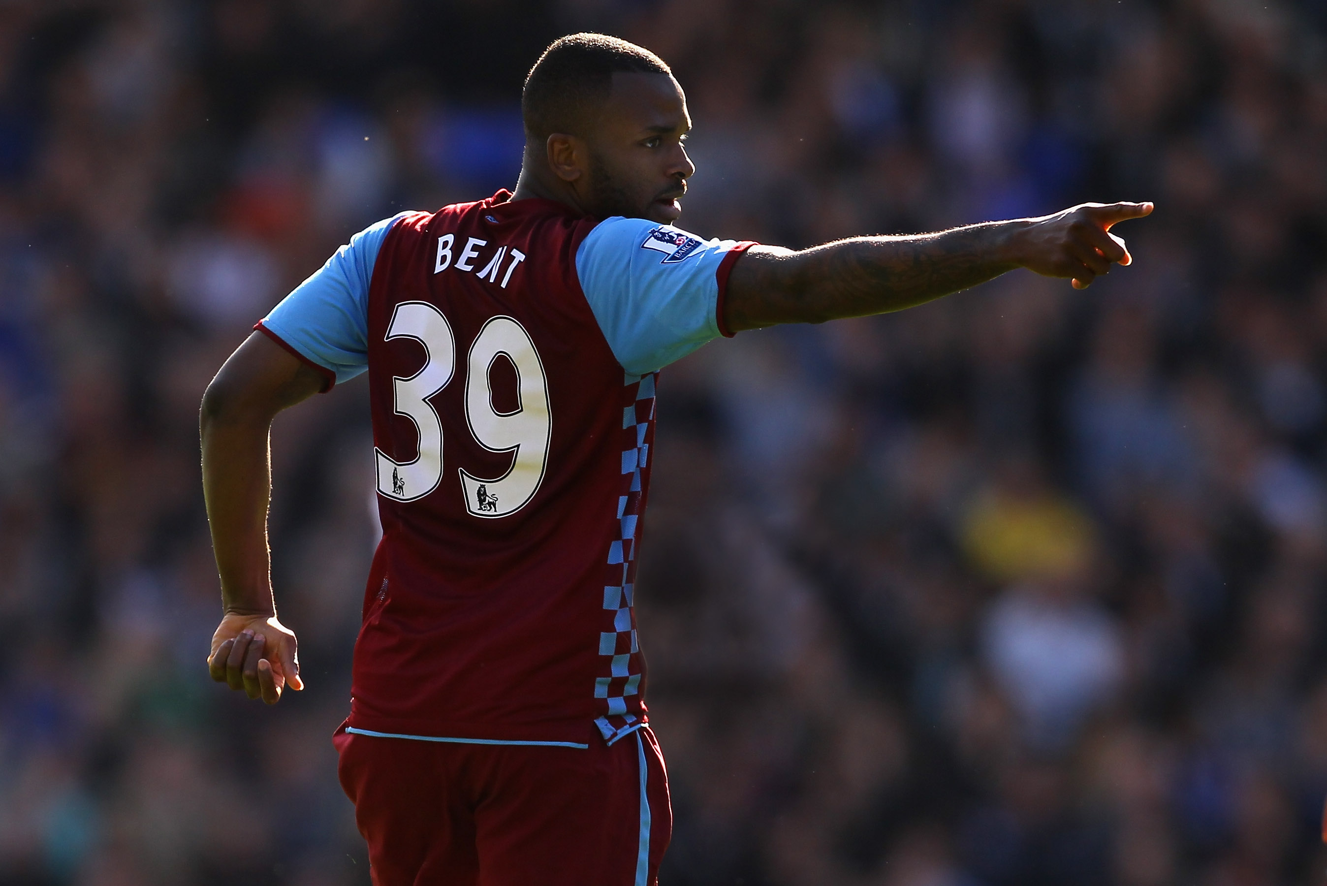 LIVERPOOL, ENGLAND - APRIL 02:  Darren Bent of Aston Villa celebrates after scoring his first goal during the Barclays Premier League match between Everton and Aston Villa at Goodison Park on April 2, 2011 in Liverpool, England.  (Photo by Alex Livesey/Ge