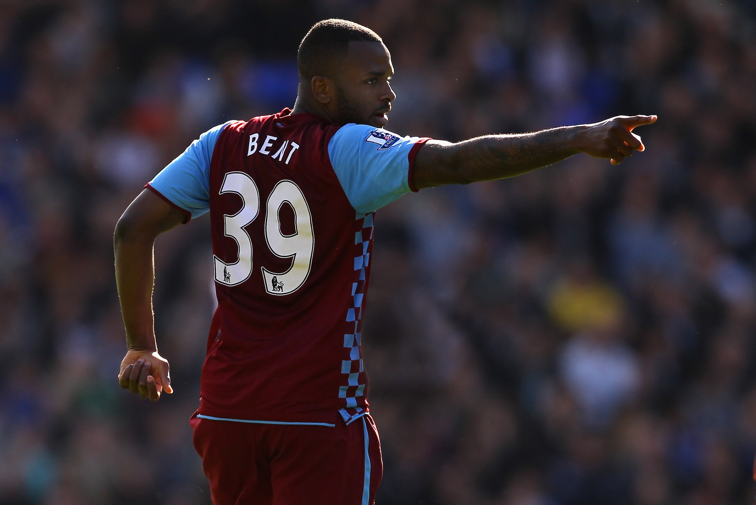 LIVERPOOL, ENGLAND - APRIL 02: Darren Bent of Aston Villa celebrates after scoring his first goal during the Barclays Premier League match between Everton and Aston Villa at Goodison Park on April 2, 2011 in Liverpool, England. (Photo by Alex Livesey/Ge LIVERPOOL, ENGLAND - APRIL 02: Darren Bent of Aston Villa celebrates after scoring his first goal during the Barclays Premier League match between Everton and Aston Villa at Goodison Park on April 2, 2011 in Liverpool, England. (Photo by Alex Livesey/Ge