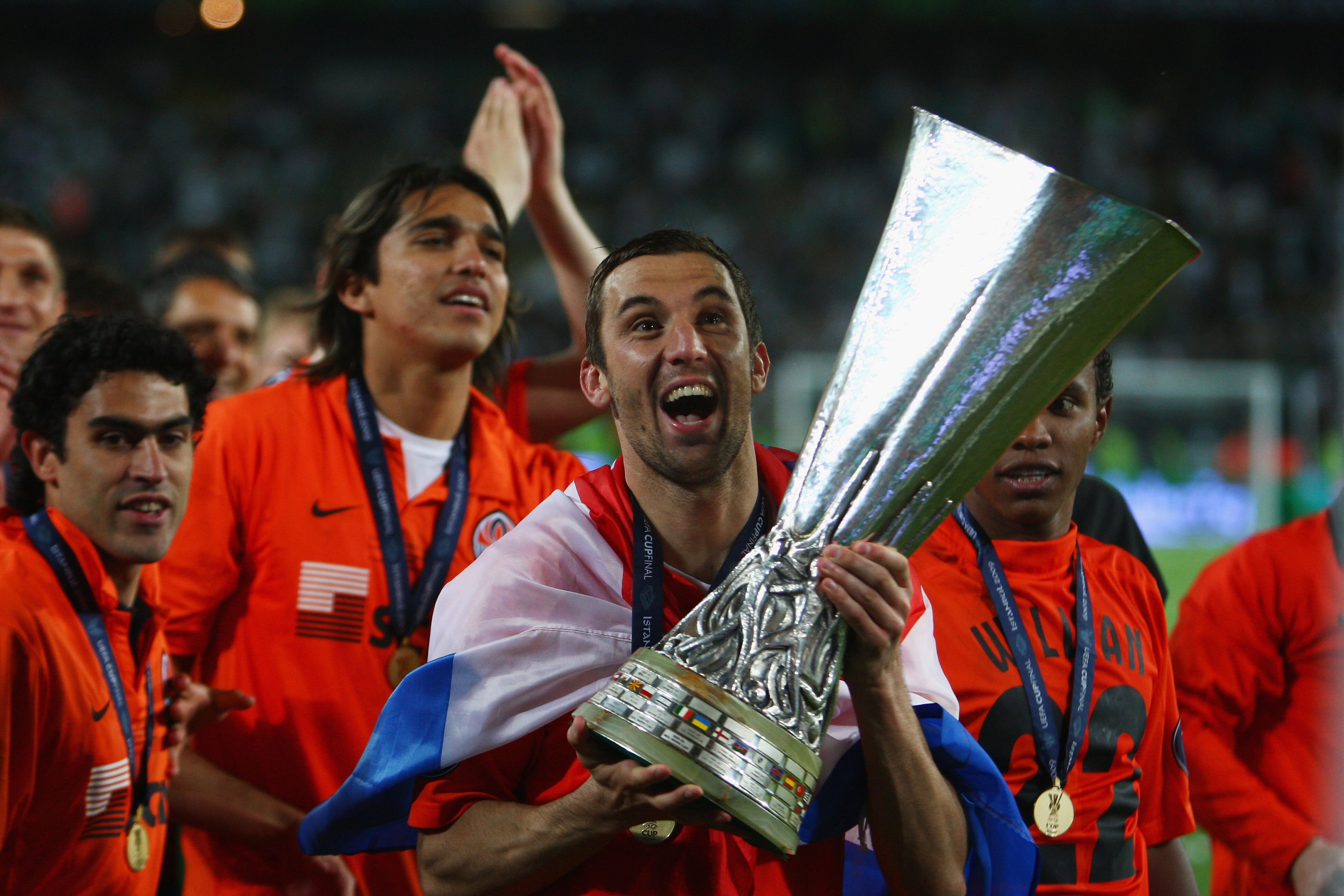 ISTANBUL, TURKEY - MAY 20:  Darijo Srna of Shakhtar Donetsk holds the UEFA Cup Trophy following his team's victory after extra time at the end of the UEFA Cup Final between Shakhtar Donetsk and Werder Bremen at the Sukru Saracoglu Stadium on May 20, 2009