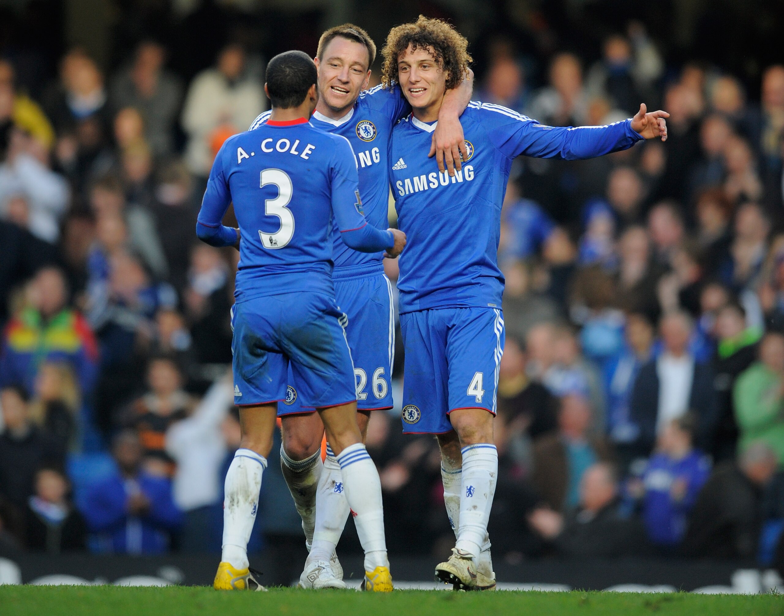LONDON, ENGLAND - MARCH 20: David Luiz (R), John Terry (C) and Ashley Cole (L) celebrate victory the Barclays Premier League match between Chelsea and Manchester City at Stamford Bridge on March 20, 2011 in London, England. (Photo by Michael Regan/Getty LONDON, ENGLAND - MARCH 20: David Luiz (R), John Terry (C) and Ashley Cole (L) celebrate victory the Barclays Premier League match between Chelsea and Manchester City at Stamford Bridge on March 20, 2011 in London, England. (Photo by Michael Regan/Getty