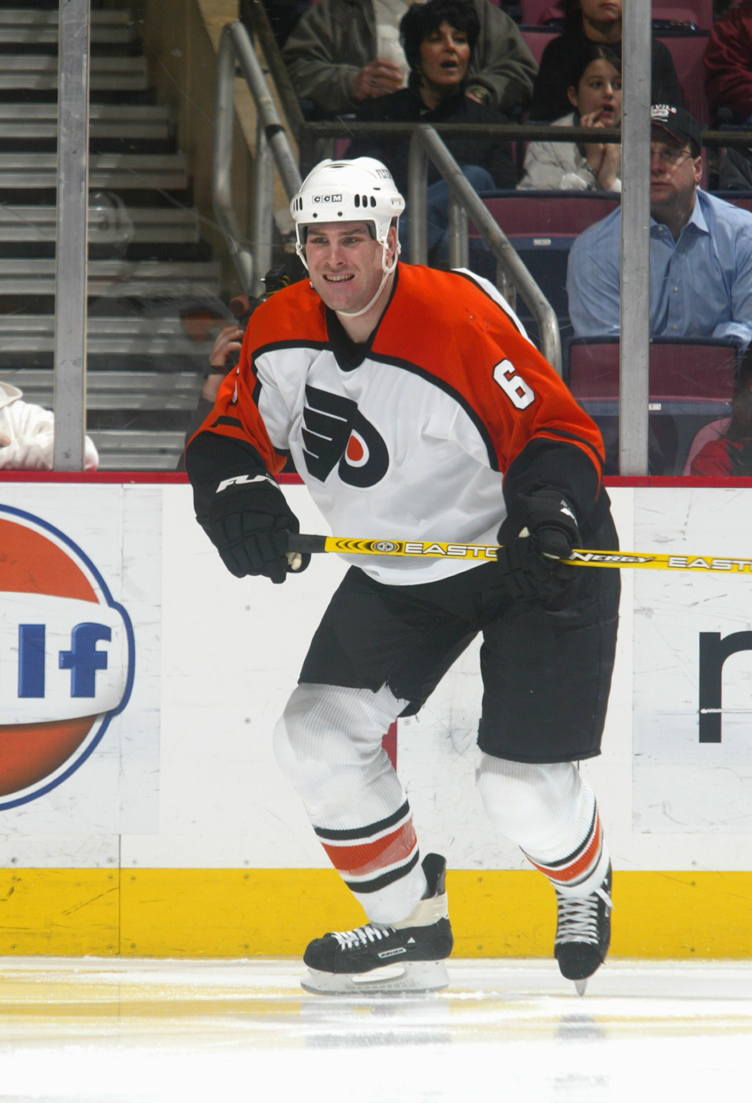 EAST RUTHERFORD, NJ- JANUARY 9: Chris Therien #6 of the Philadelphia Flyers skates during the game against the New Jersey Devils at the Continental Airlines Arena on January 9, 2006 in East Rutherford, New Jersey. The Devils won 3-0. (Photo by Andy Marlin