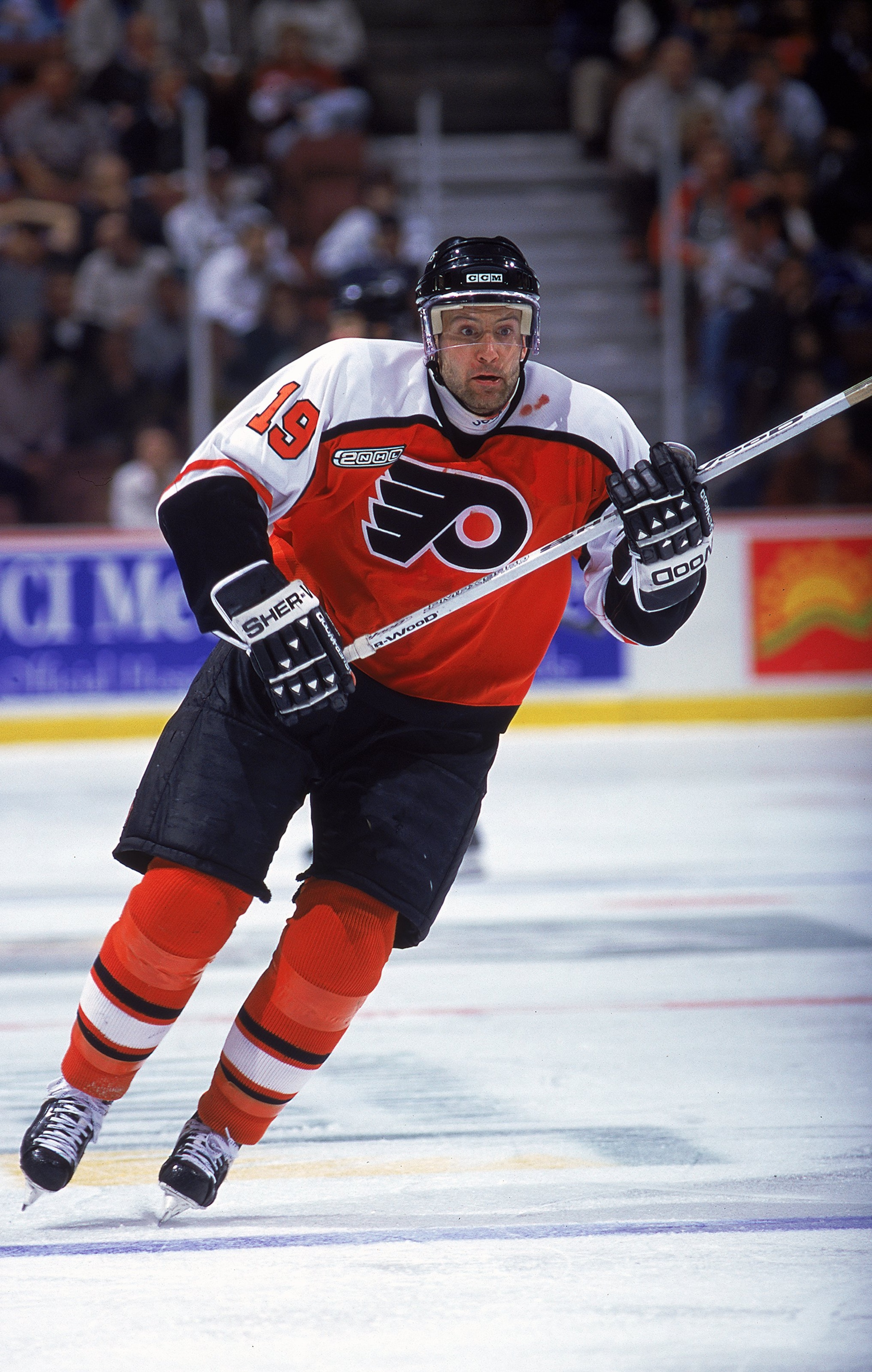3 Nov 1999: Mikael Renberg #19 of the Philadelphia Flyers moves on the ice during the game against the Anaheim Mighty Ducks at the Arrowhead Pond in Anaheim, California. The Flyers ties the Ducks 3-3.