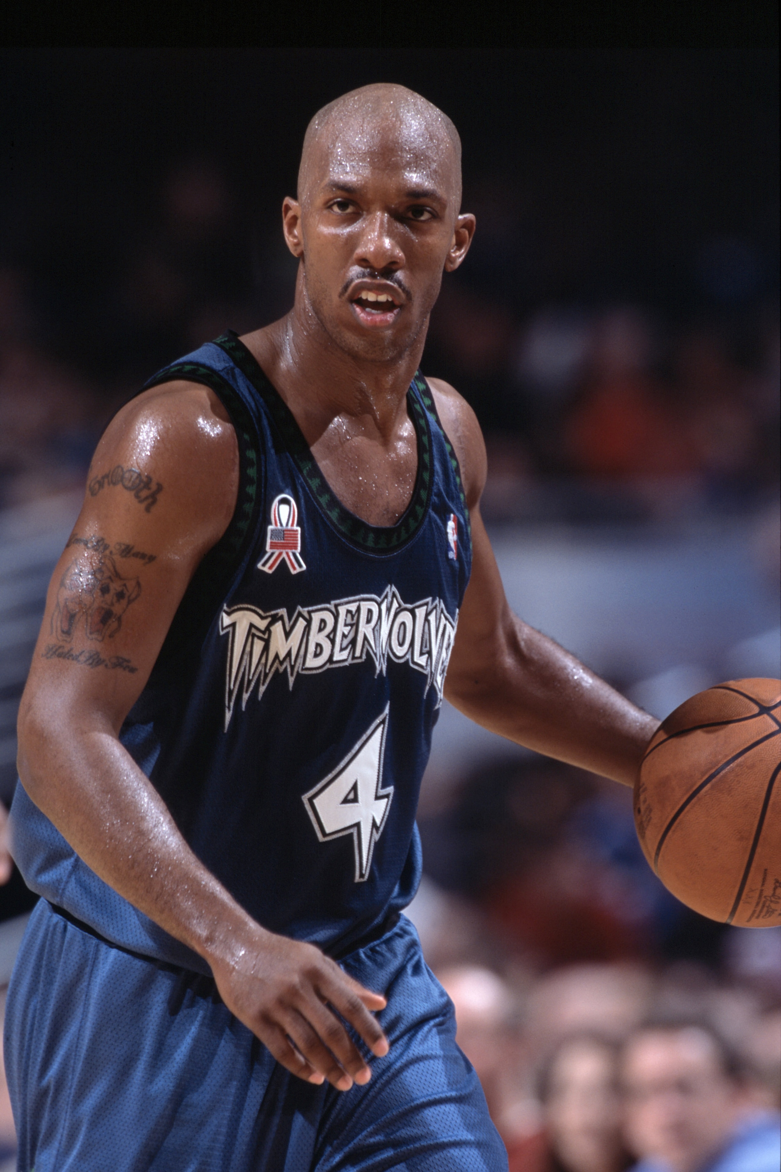 22 Dec 2001:  Guard Chauncey Billups #4 of the Minnesota Timberwolves dribbles the ball during the NBA game against the Chicago Bulls at the United Center in Chicago, Illinois.  The  Timberwolves defeated the Bulls 95-74.Mandatory Credit: Jonathan Daniel
